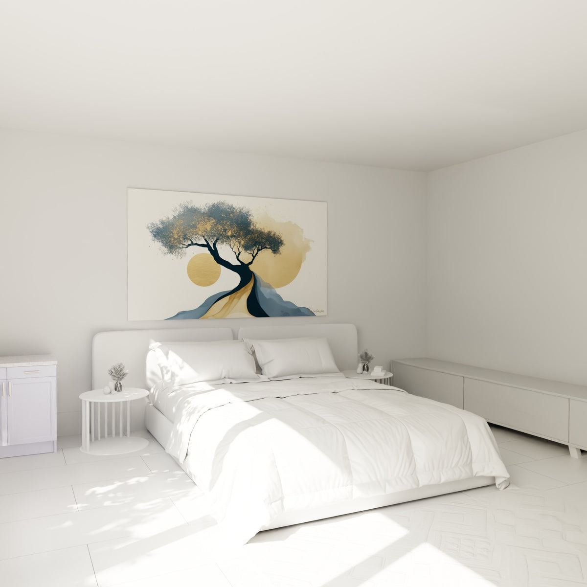 Silhouette d'olivier bleu marine et or déployée au-dessus d'un lit dans une chambre claire