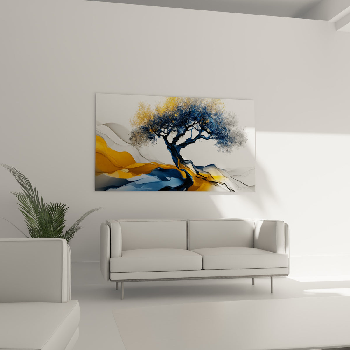 Silhouette d'olivier bleu marine et ocre aux courbes marbrées, au-dessus d'un canapé dans un salon lumineux