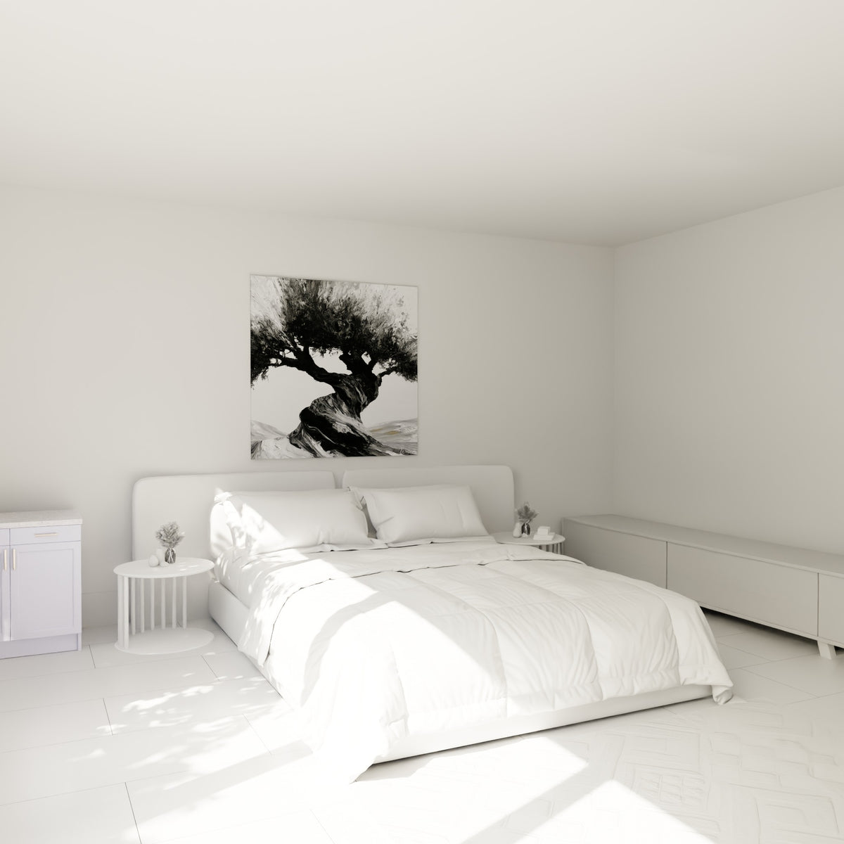 Arbre noir et gris aux branches tourmentées, accroché au-dessus d'un lit dans une chambre claire