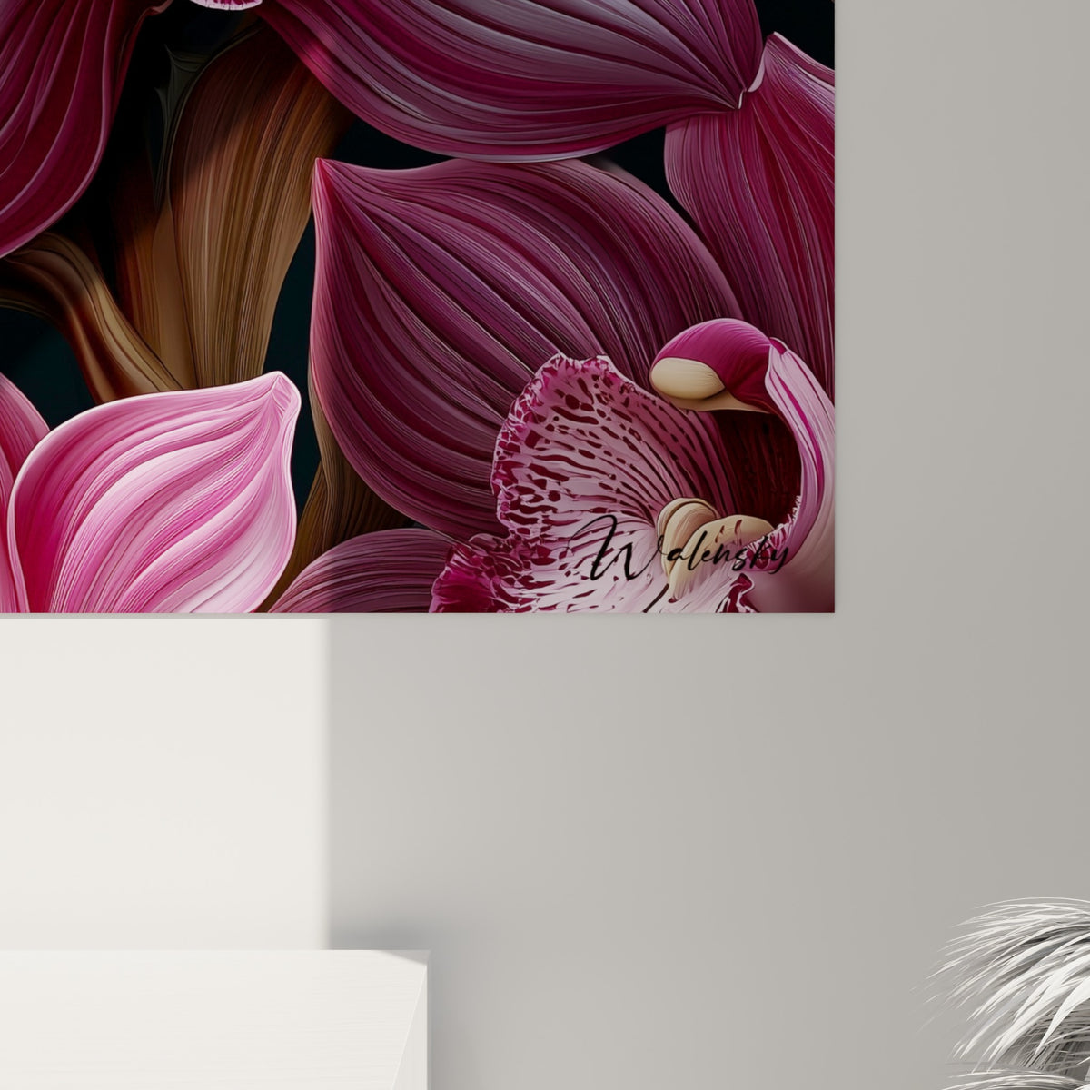 Détail des pétales d'orchidée magenta et bordeaux révélant la texture peinte du grain