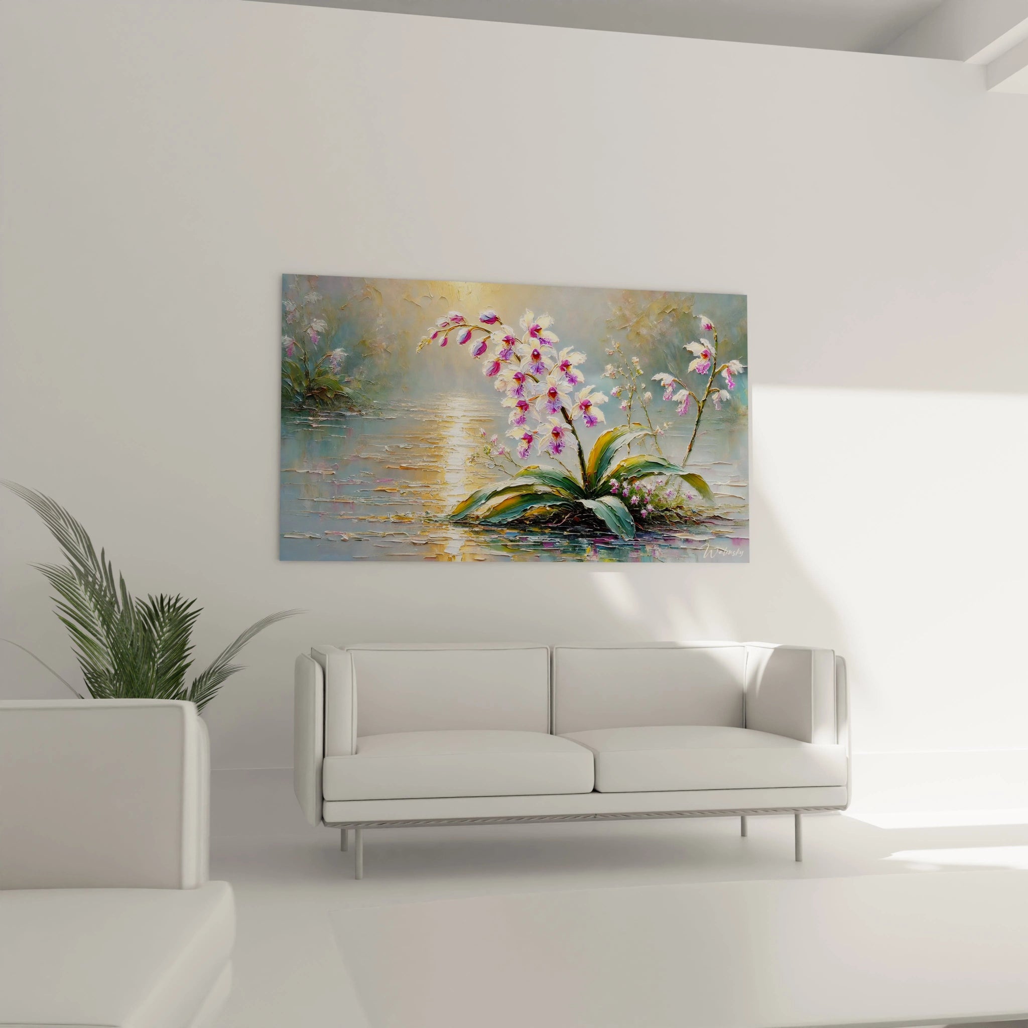 Tableau Orchidée au-dessus d'un canapé dans le salon, apportant une atmosphère lumineuse et captivante. Les reflets dorés et les détails floraux créent un point focal apaisant et inspirant.