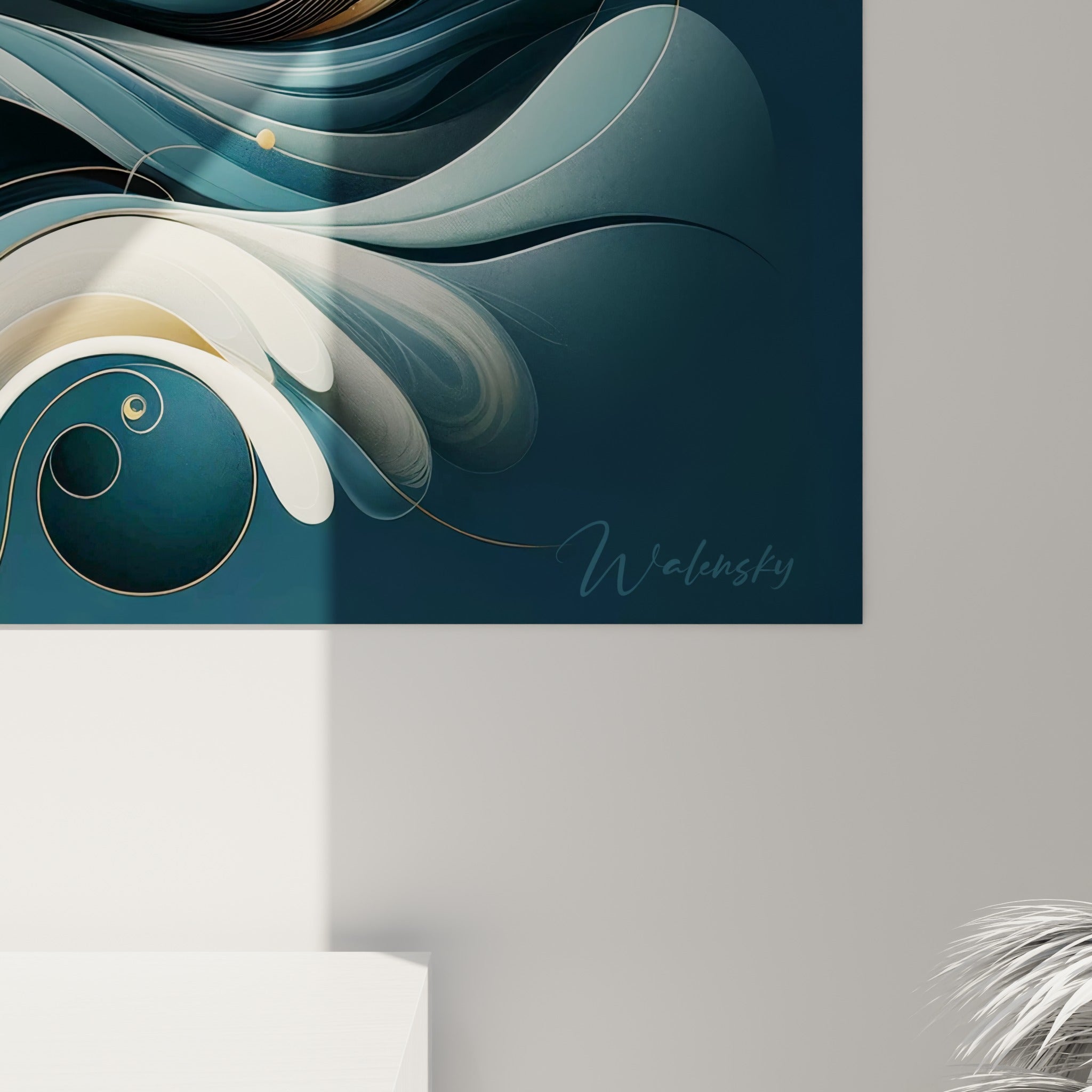 Détail des vagues bleu marine et dorées, empâtements et lignes fluides visibles sur la toile encadrée