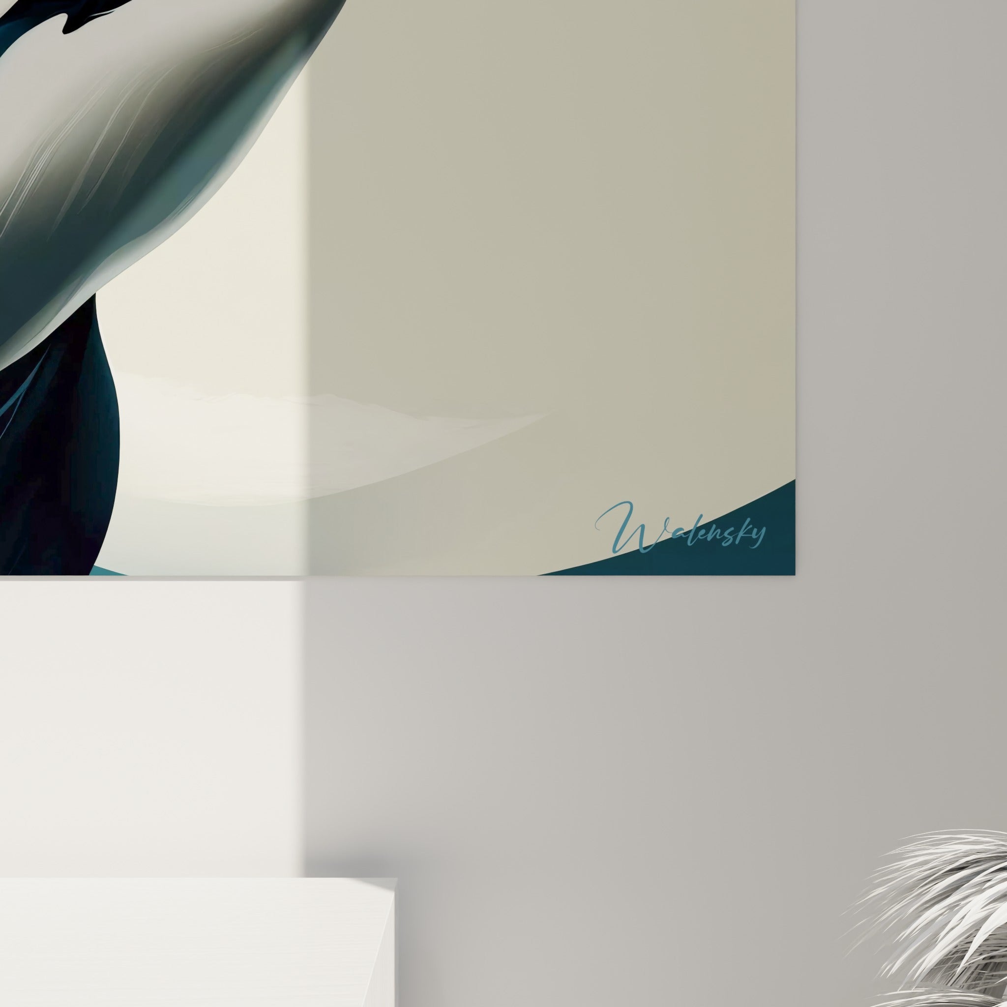 Détail des reflets dorés et courbes bleu marine sur la peau lisse de l'orque en gros plan
