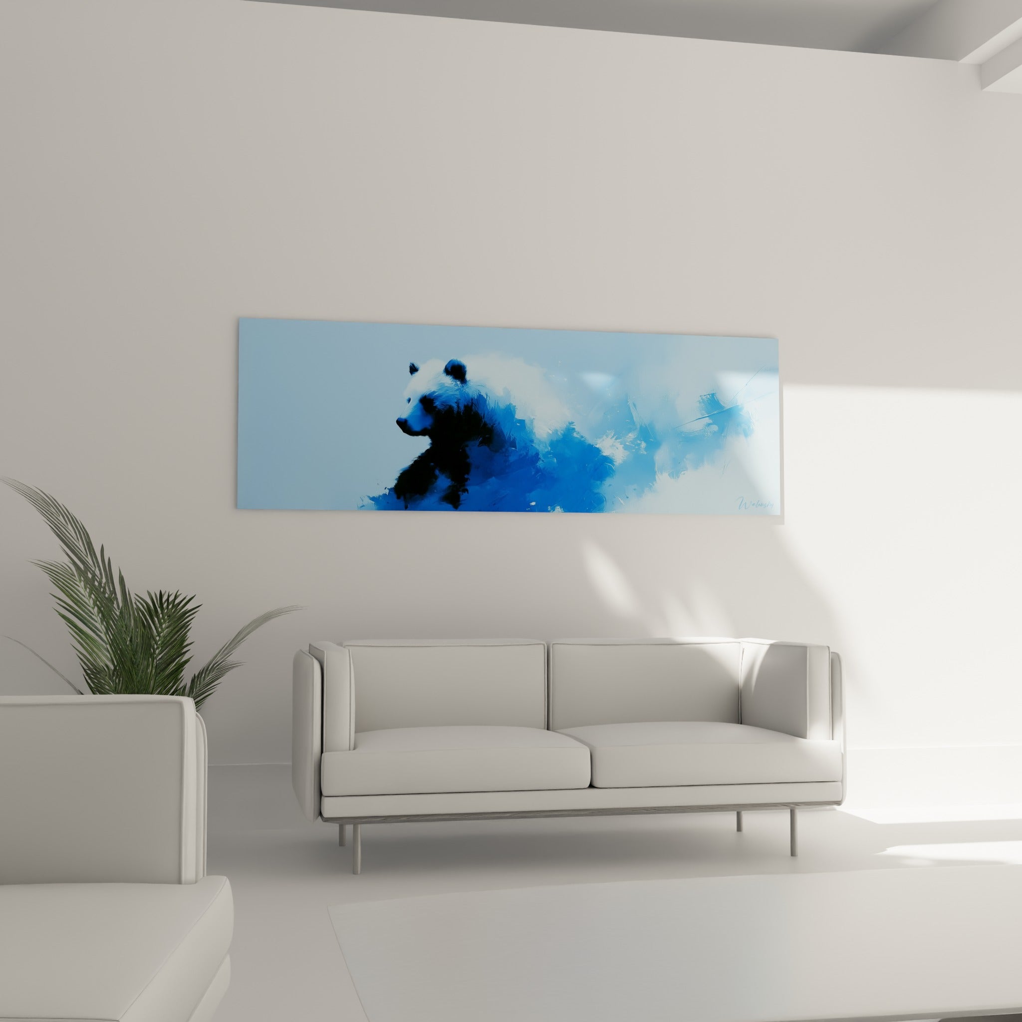 Figure d'ours brun anthracite fondue dans un bleu pastel, disposée au-dessus d'un canapé dans un salon lumineux