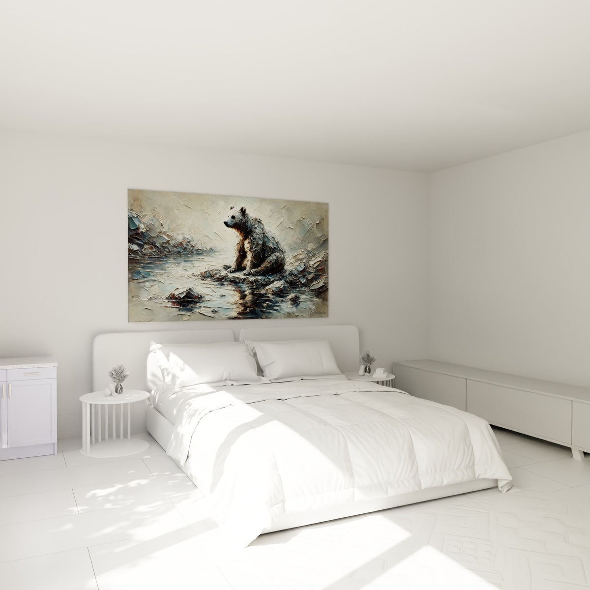 Ours brun gris perle contemplant l'eau glacée, au-dessus d'un lit dans une chambre claire