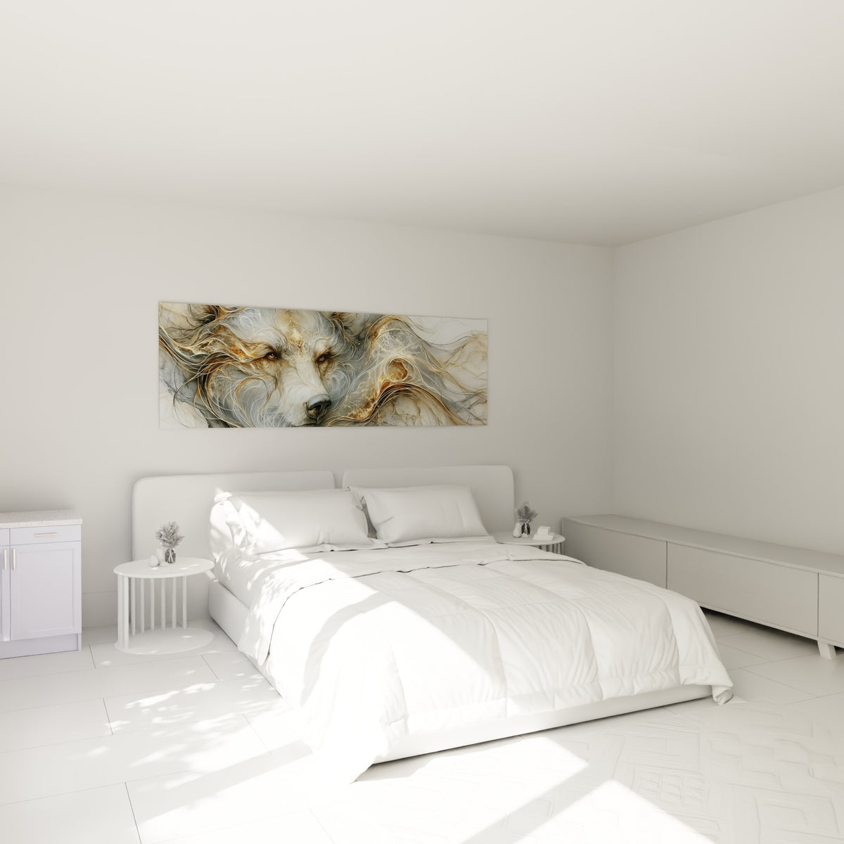 Regard ambré de l'ours brun doré et anthracite, œuvre accrochée au-dessus d'un lit dans une chambre claire