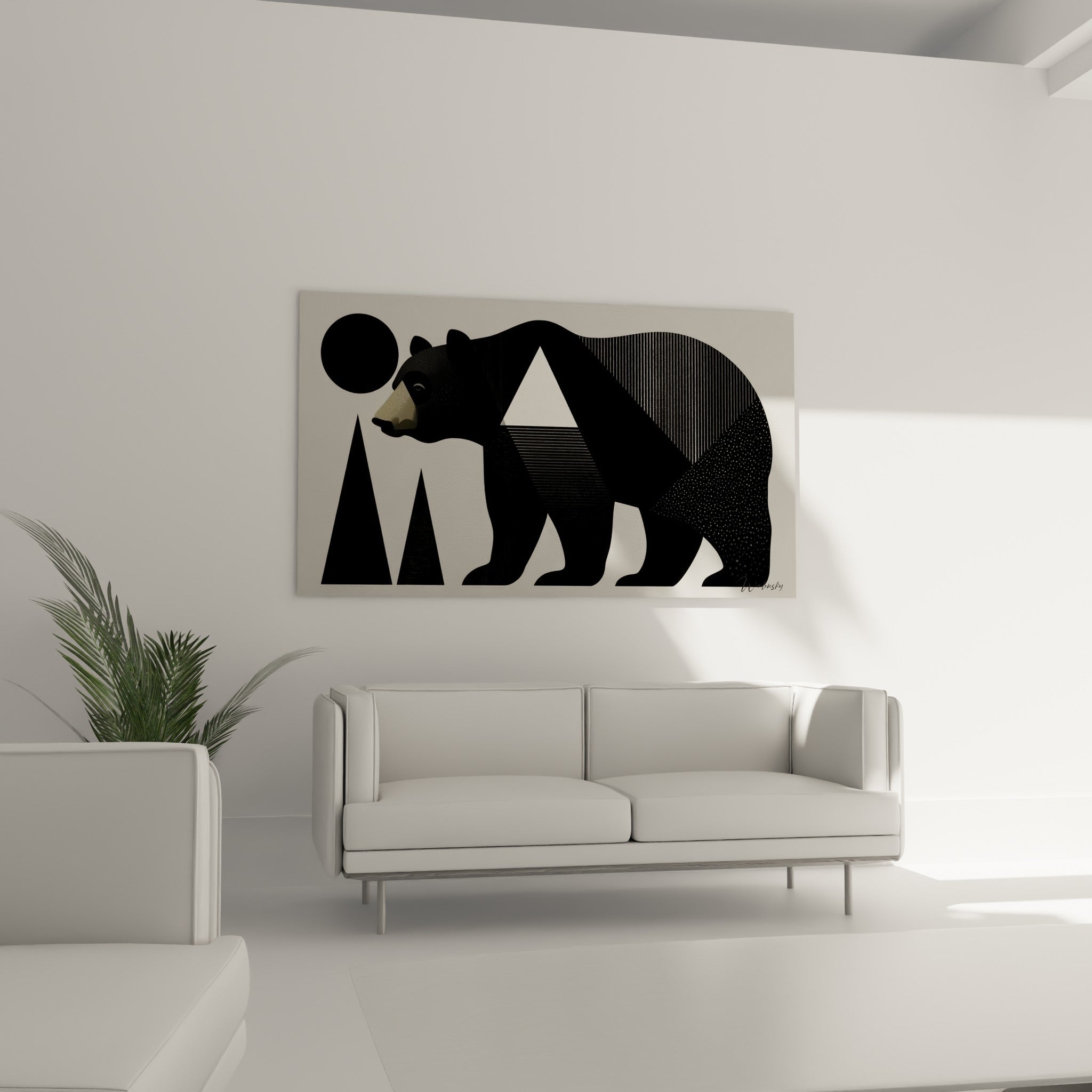 Figure d'ours brun noir et gris aux triangles géométriques suspendue au-dessus d'un canapé dans un salon lumineux