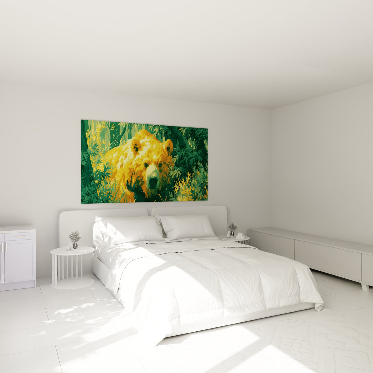 Museau clair et pelage ocre de l'Ours brun accroché au-dessus d'un lit dans une chambre claire