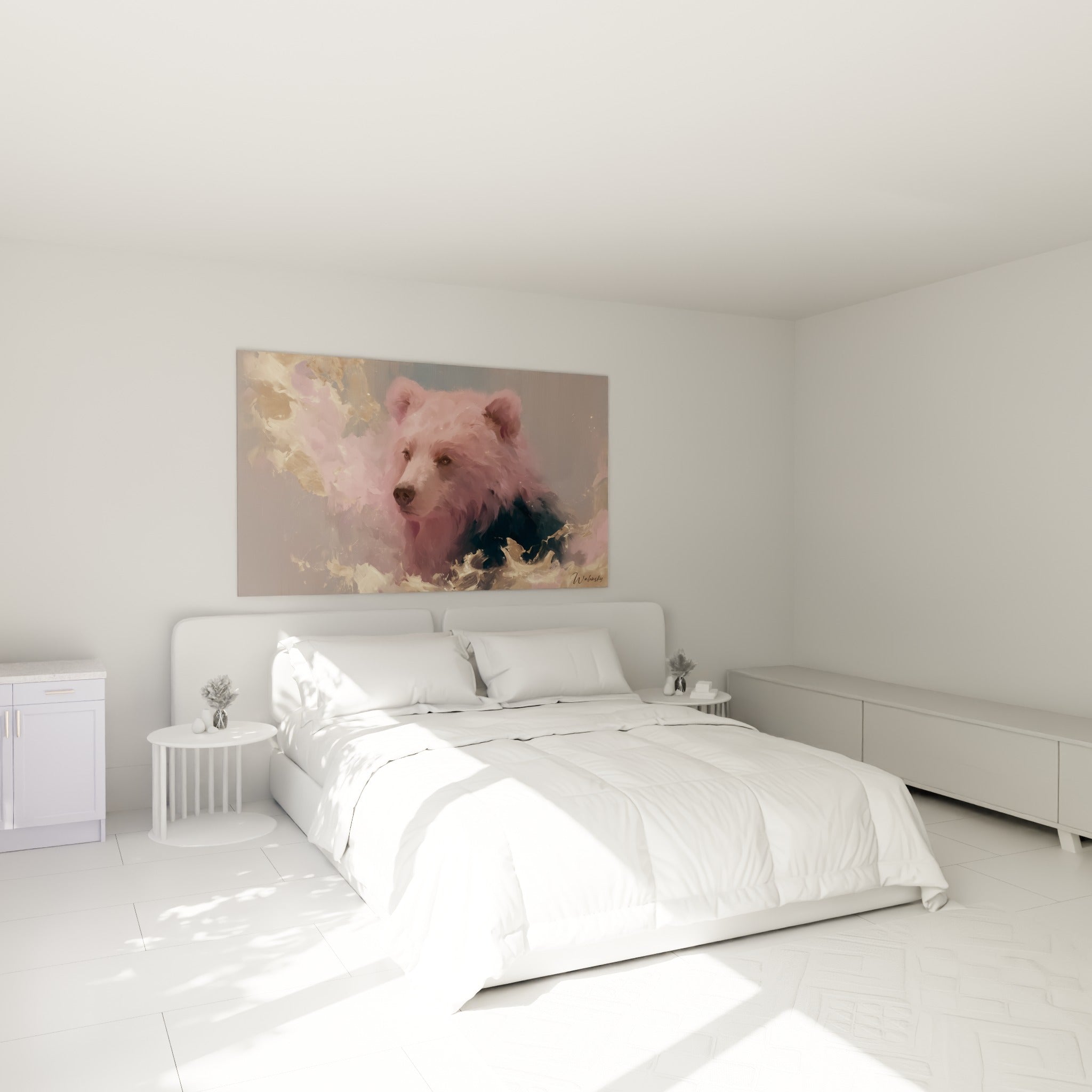 Portrait d'ours brun rose et doré accroché au-dessus d'un lit dans une chambre claire