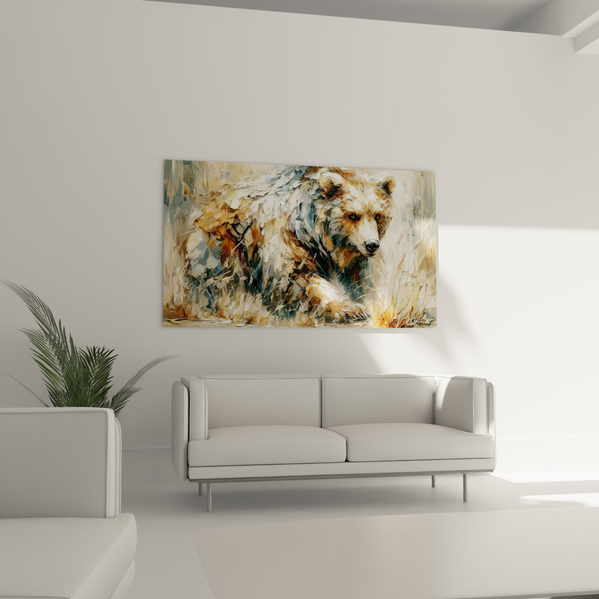Regard sombre de l'ours brun sur fond ocre et gris, au-dessus d'un canapé dans un salon lumineux