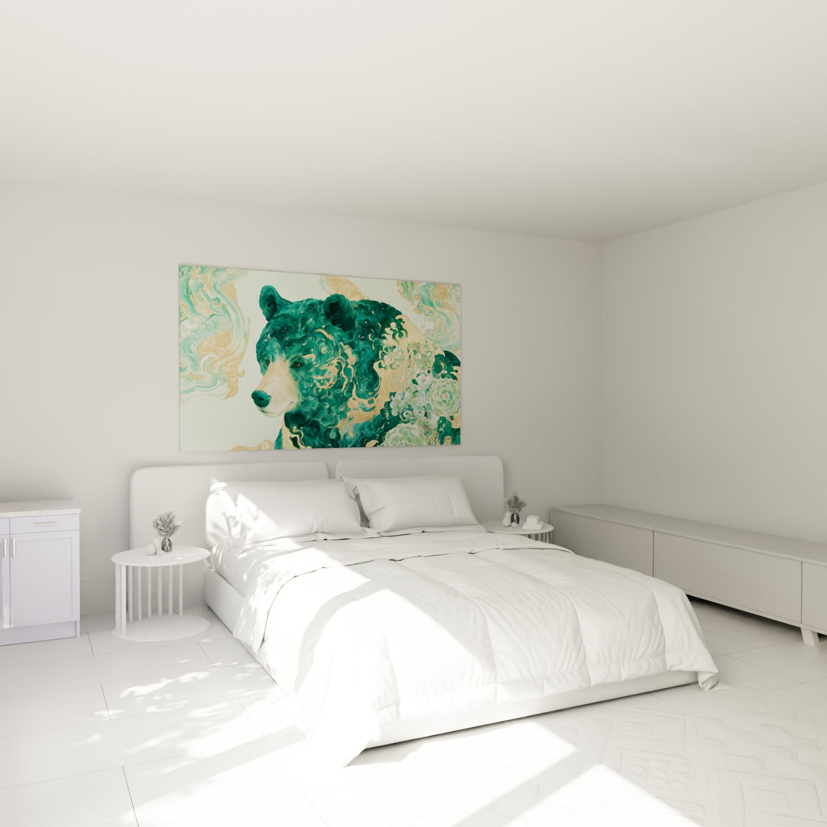 Silhouette d'Ours brun vert émeraude et doré, fourrure ornée de fleurs, au-dessus d'un lit dans une chambre claire