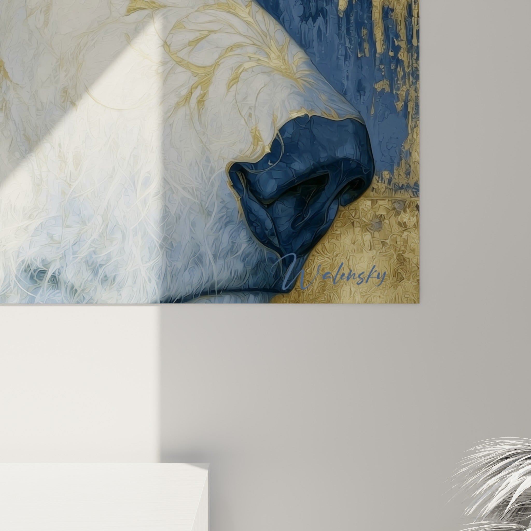 Détail des empâtements dorés et des touches rouge profond sur la fourrure texturée de l'ours polaire