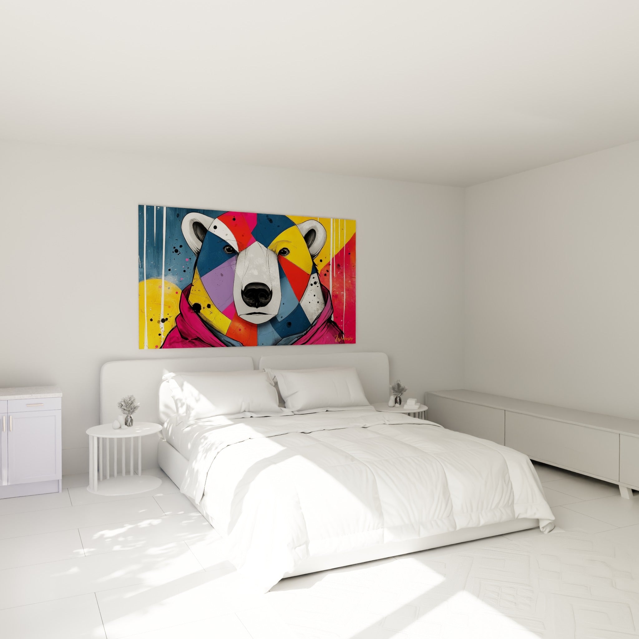 Visage d'ours polaire multicolore rose et bleu ardoise, accroché au-dessus d'un lit dans une chambre claire