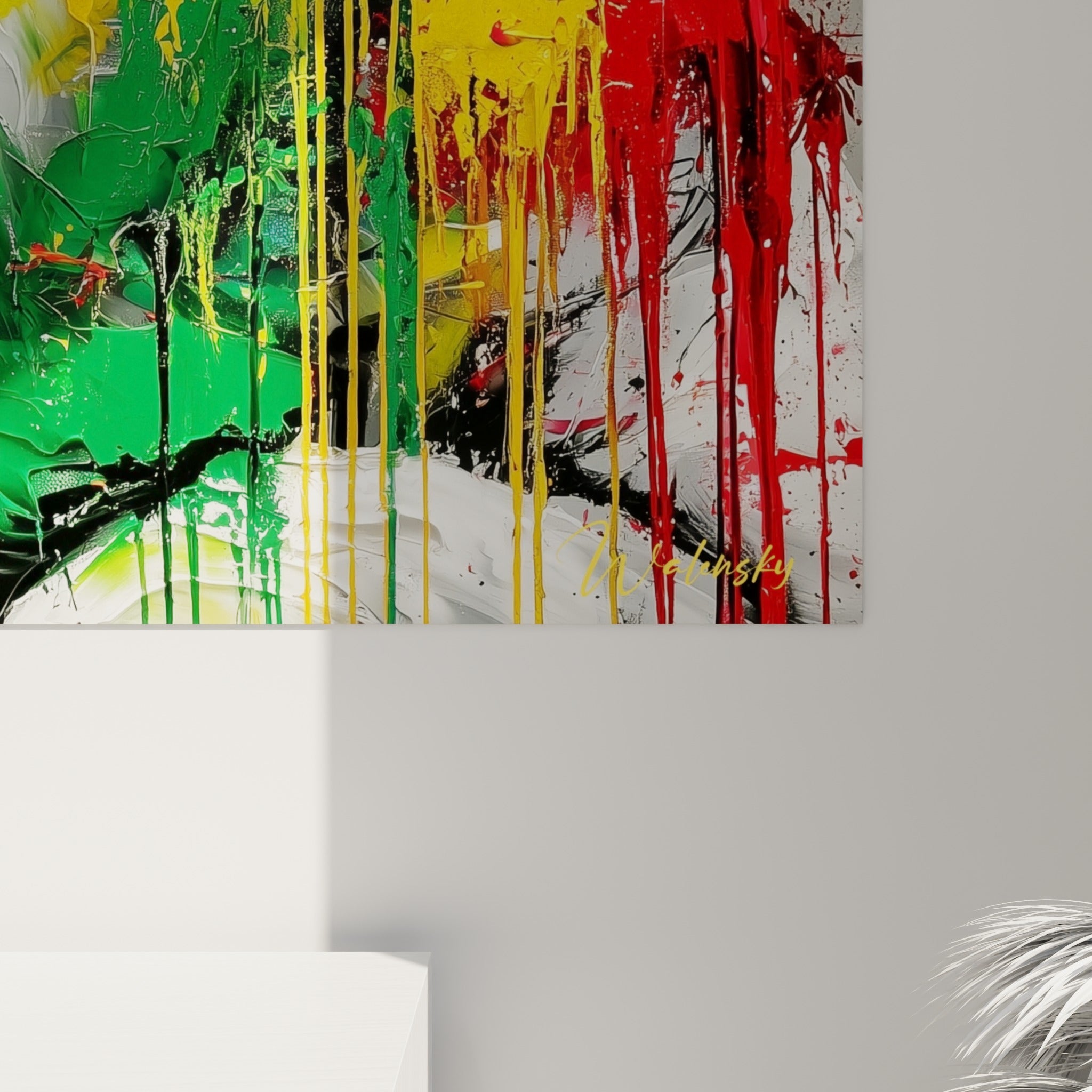 Empâtements de peinture blanche et rouge sur le museau d'ours polaire, coulures jaunes visibles de près