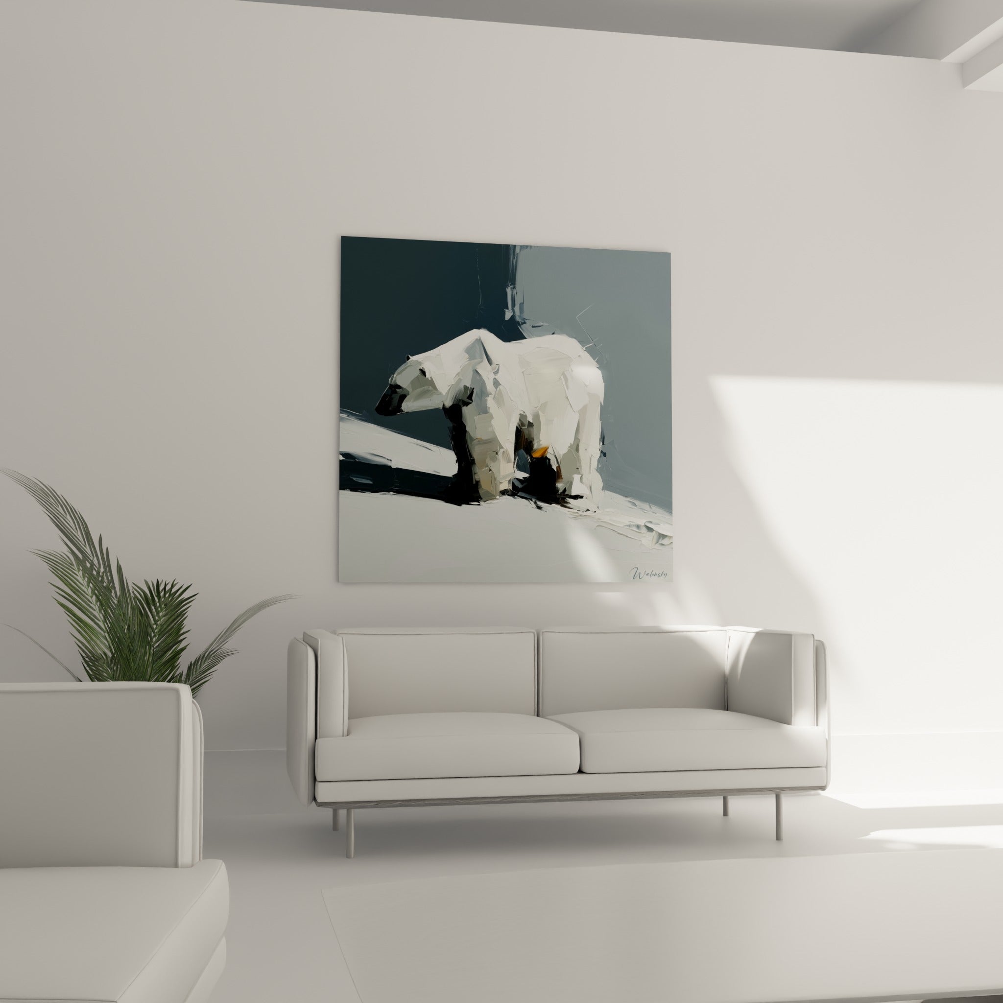 Ours polaire blanc à touche ocre sous le ventre, au-dessus d'un canapé dans un salon lumineux