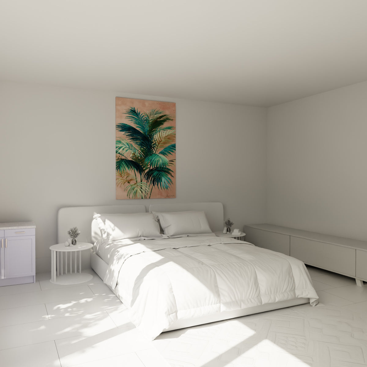Feuillage vert et doré du tableau Palmier accroché au-dessus d'un lit dans une chambre claire