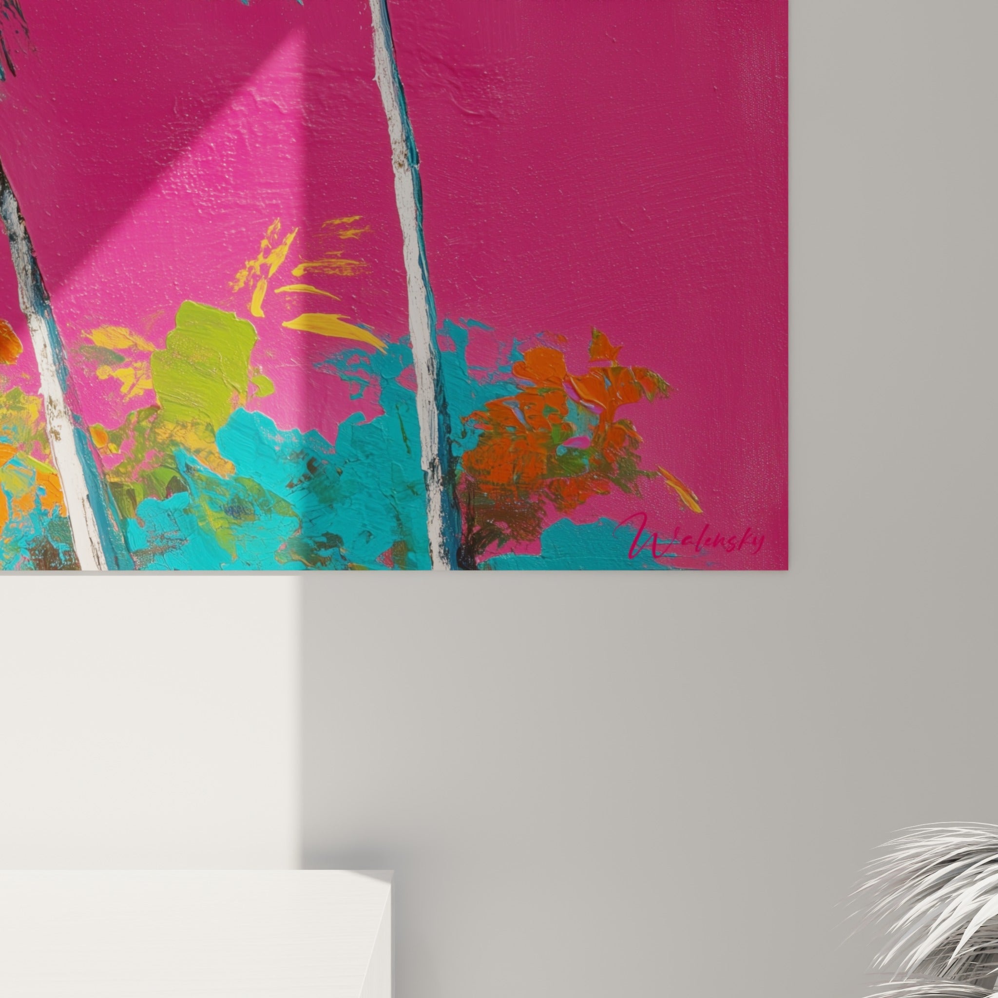 Empâtements turquoise, blancs et orange se mêlant en gros plan sur la toile fuchsia du tableau palmier