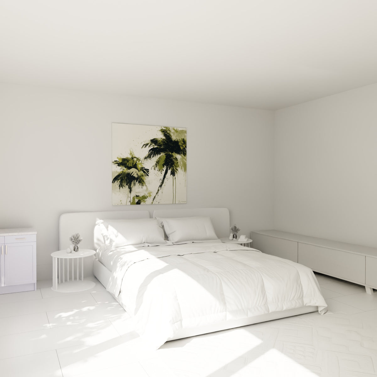 Feuillages sombres et vert olive de palmiers stylisés au-dessus d'un lit dans une chambre claire