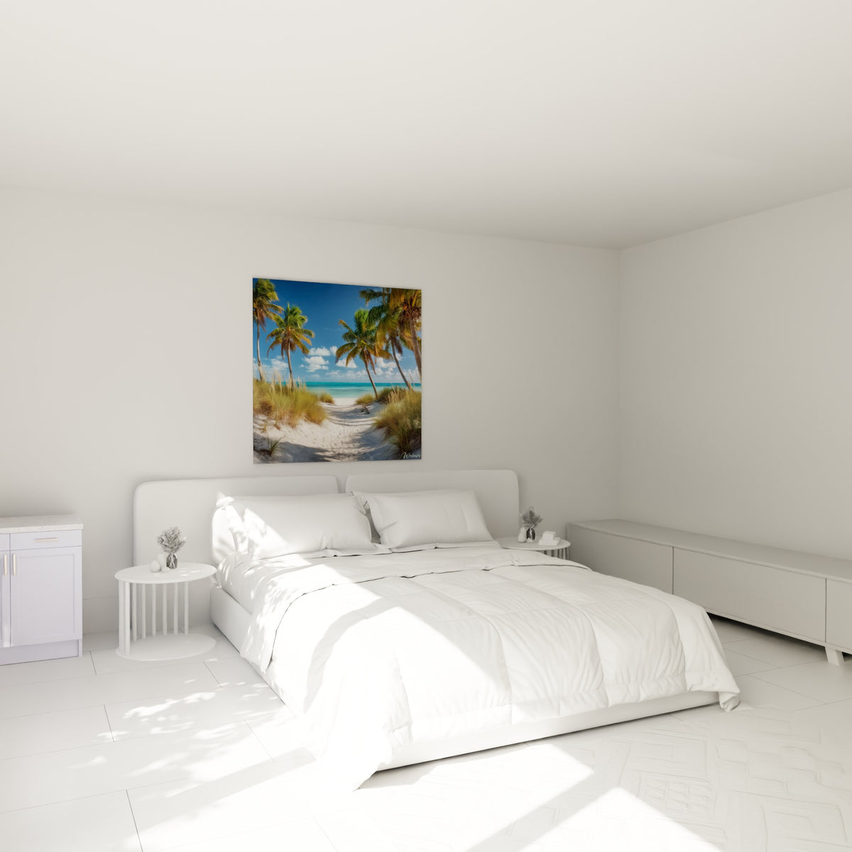 Palmiers et chemin sableux vers l'océan turquoise accrochés au-dessus d'un lit dans une chambre claire