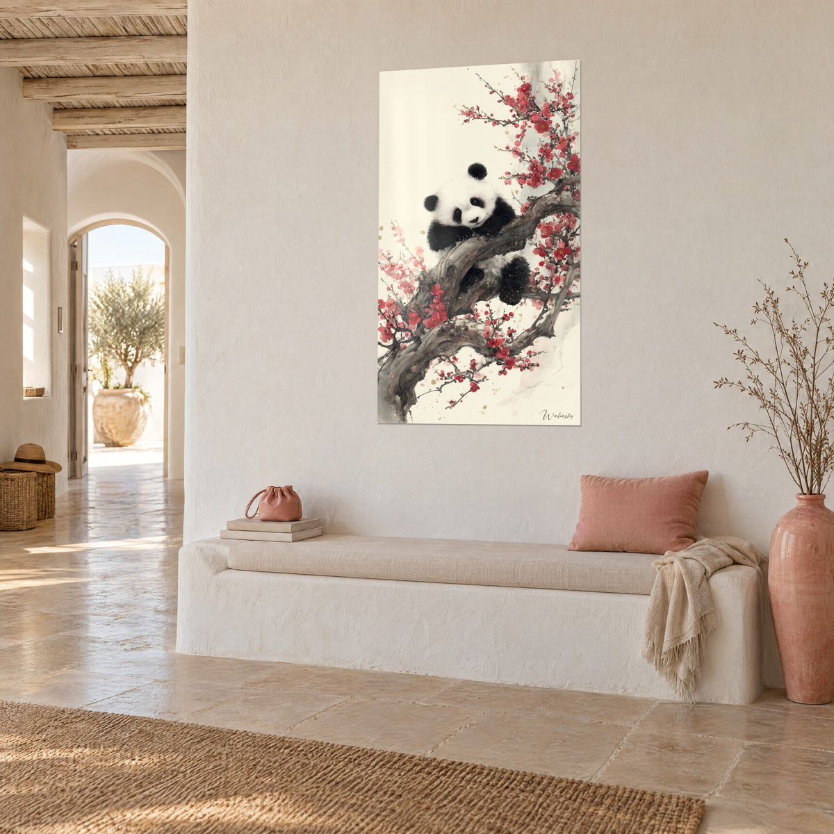 Schilderij jonge zwart-witte beer genesteld in een knoestige boomstam, karmijnrode bloesems en ivoren achtergrond, driekwartaanzicht, Mediterraans huis