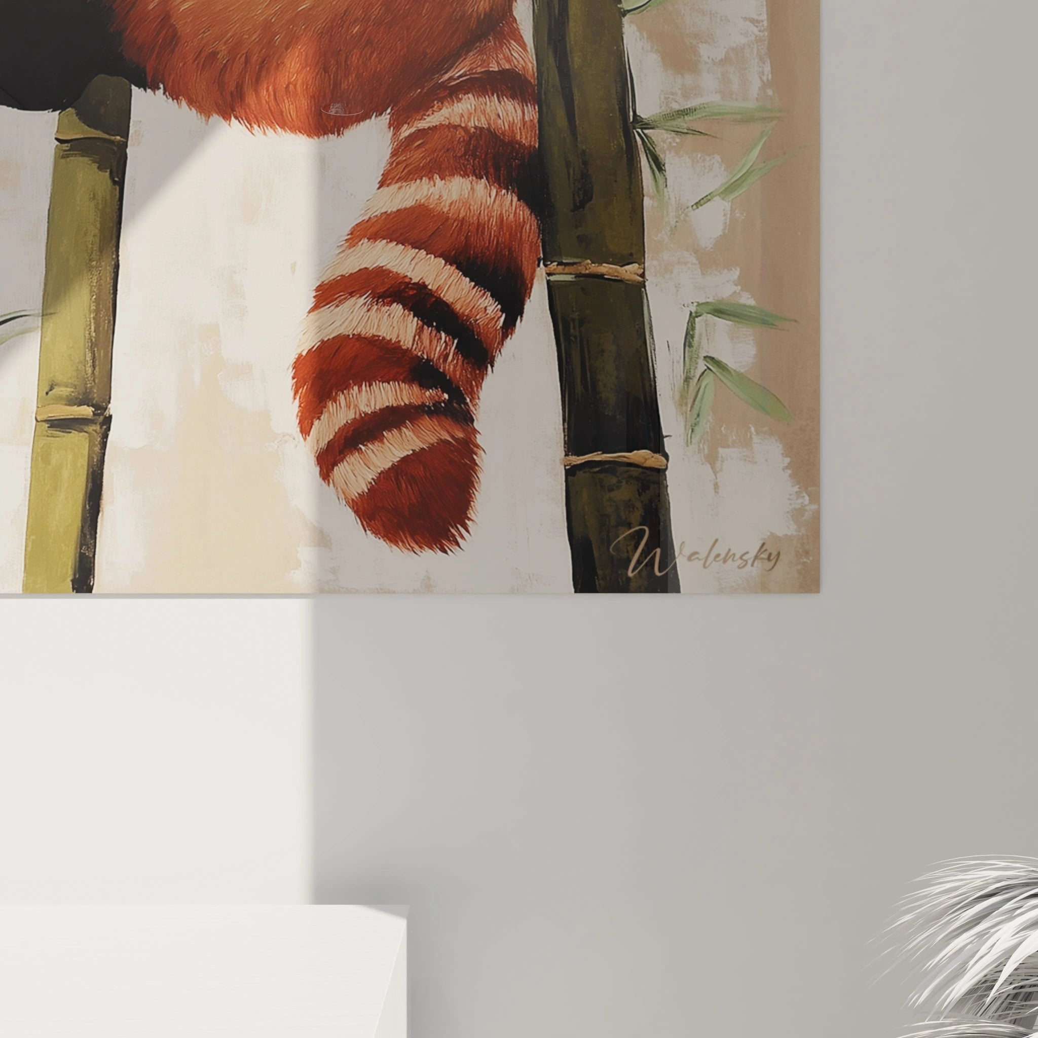 Tableau panda roux signé Walensky avec queue rayée sur fond de bambous verts