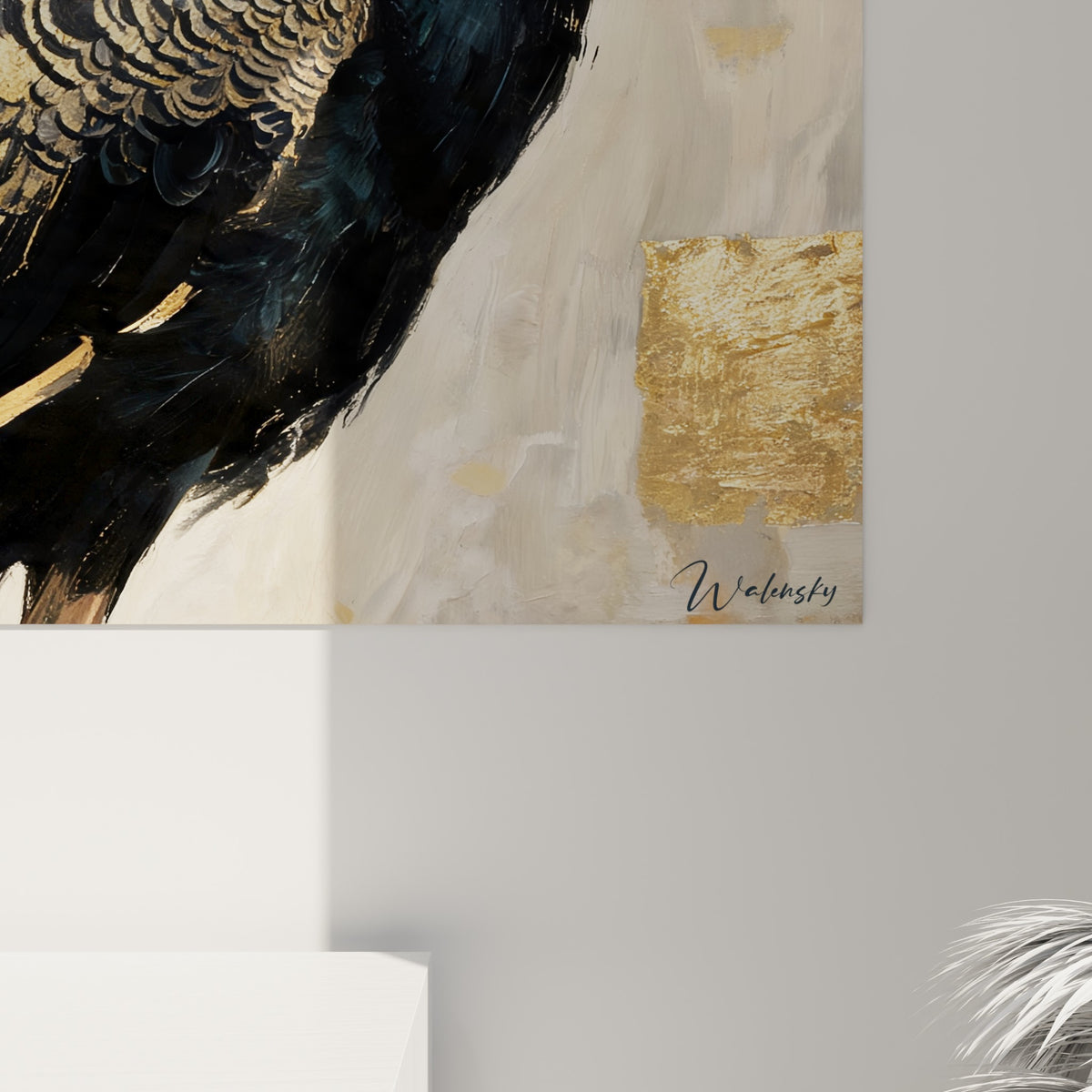 Empâtements dorés et bleu pétrole du plumage, matière picturale visible en gros plan sur la toile
