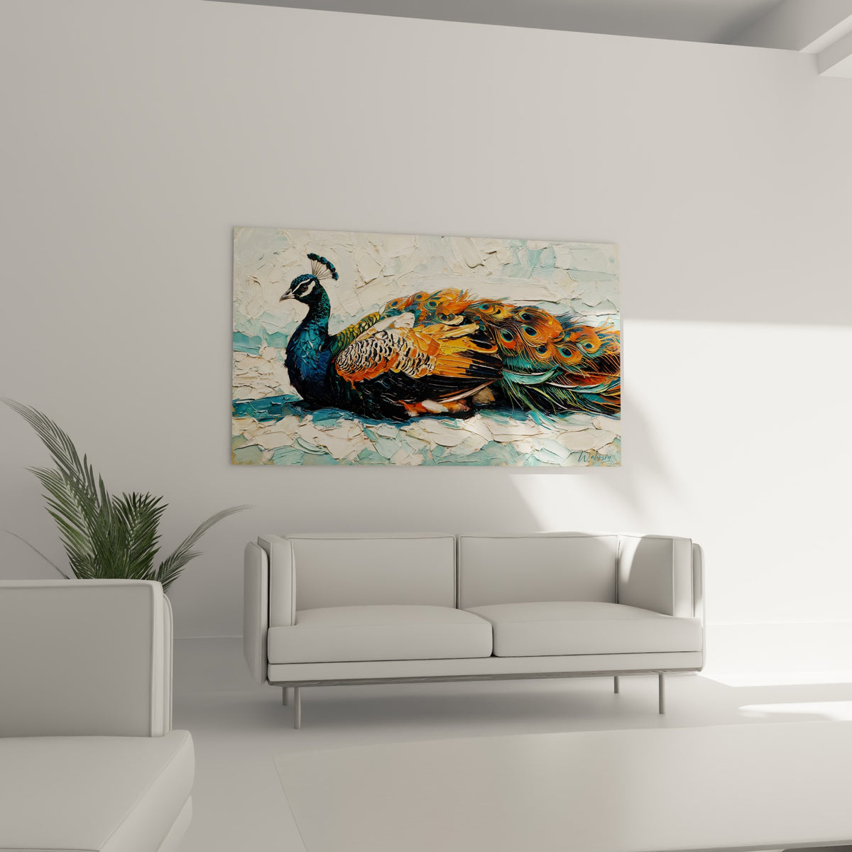 Plumage flamboyant bleu et terracotta du paon, au-dessus d'un canapé dans un salon lumineux