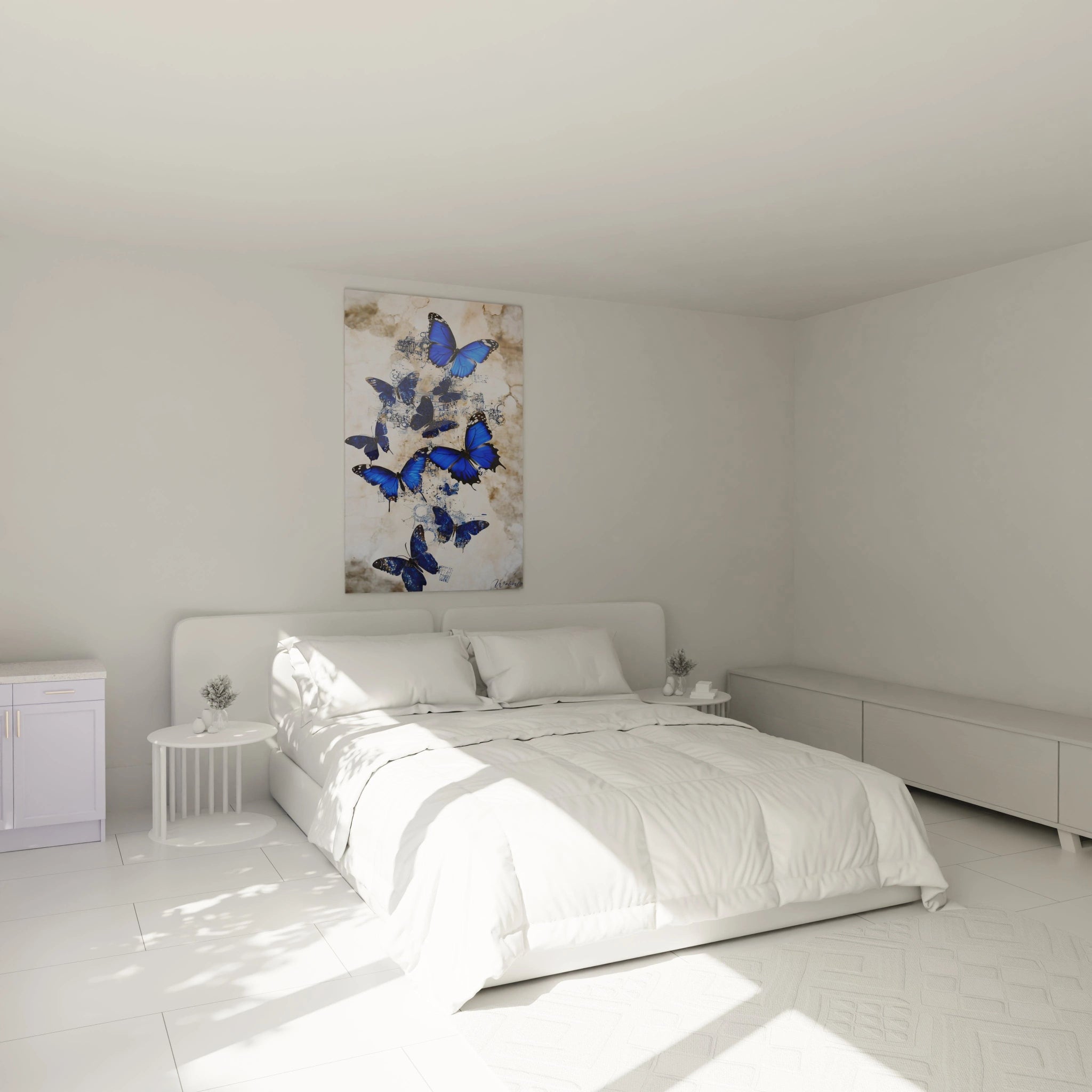Tableau papillon Walensky avec motifs bleus accroché au-dessus d'un lit dans une chambre moderne lumineuse