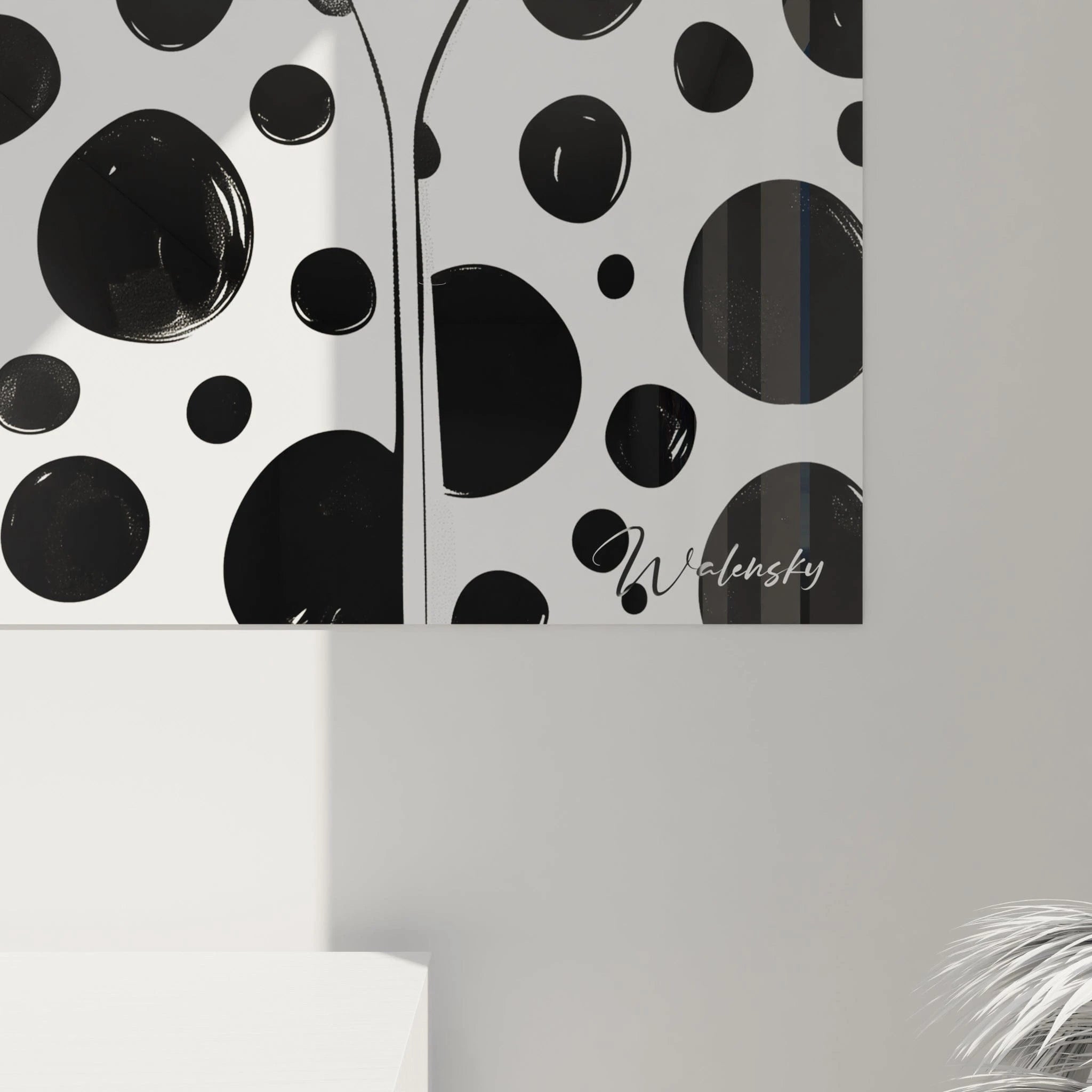 Tableau tacheté noir et blanc de Walensky avec des motifs stylisés pour une décoration moderne