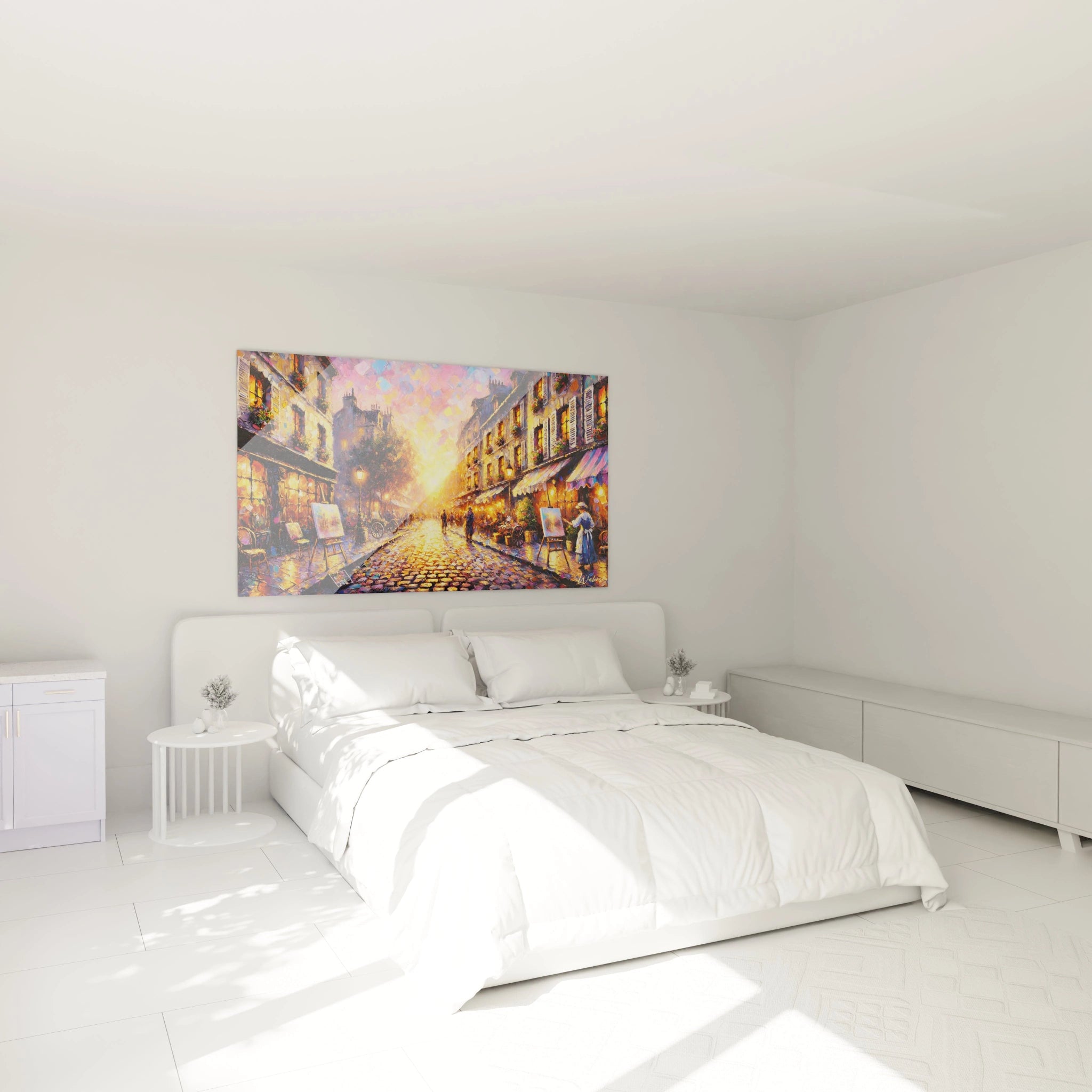 tableau Paris dans une chambre crée une ambiance douce et romantique. Les lumières chaudes des cafés et les nuances roses dorées évoquent un coucher de soleil parisien au-dessus du lit.