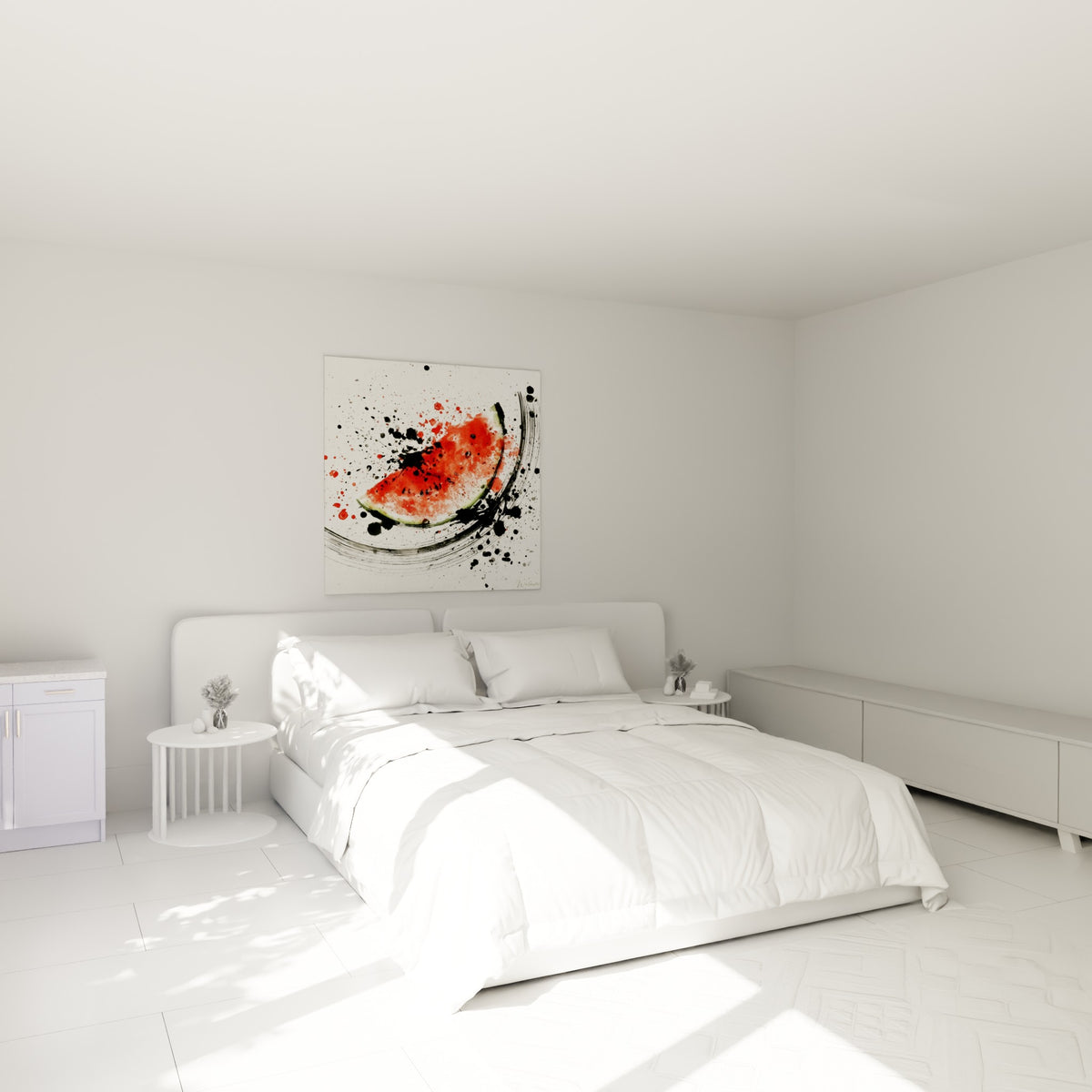 Tranche de pastèque rouge et noire au-dessus d'un lit dans une chambre claire