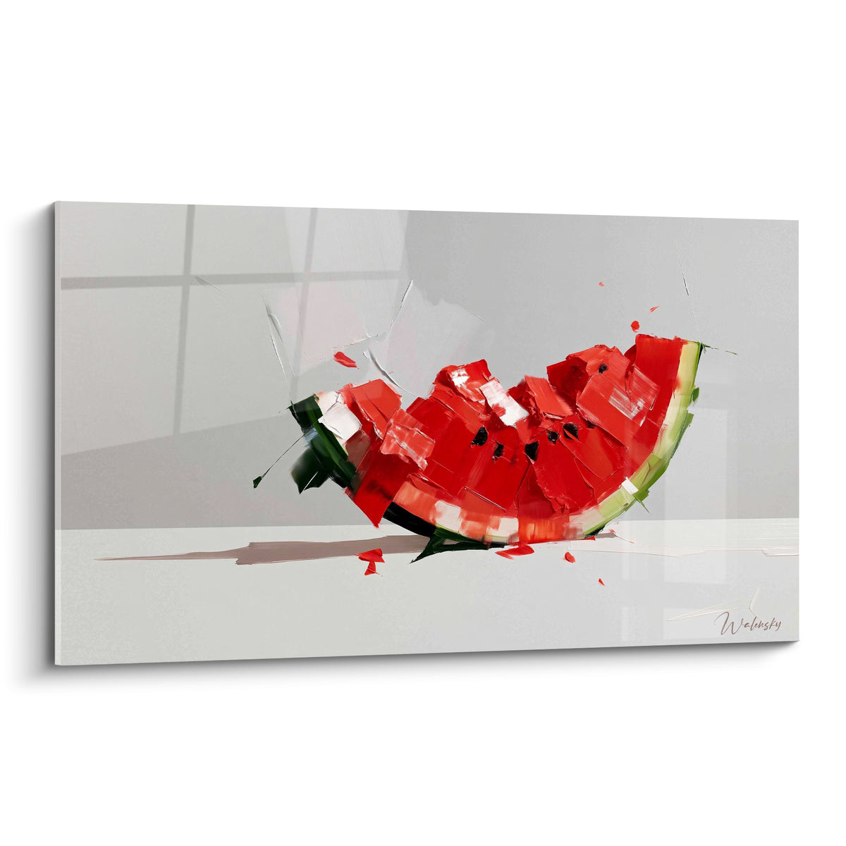 Pastèque rouge et verte tranchée, texture épaisse sur fond gris fissuré