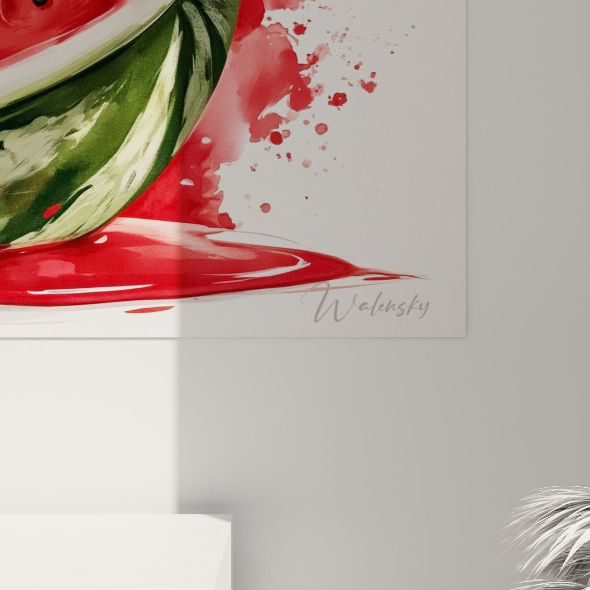 Empâtements rouges et verts, coulures pourpres et grain aquarelle visibles sur la toile accrochée