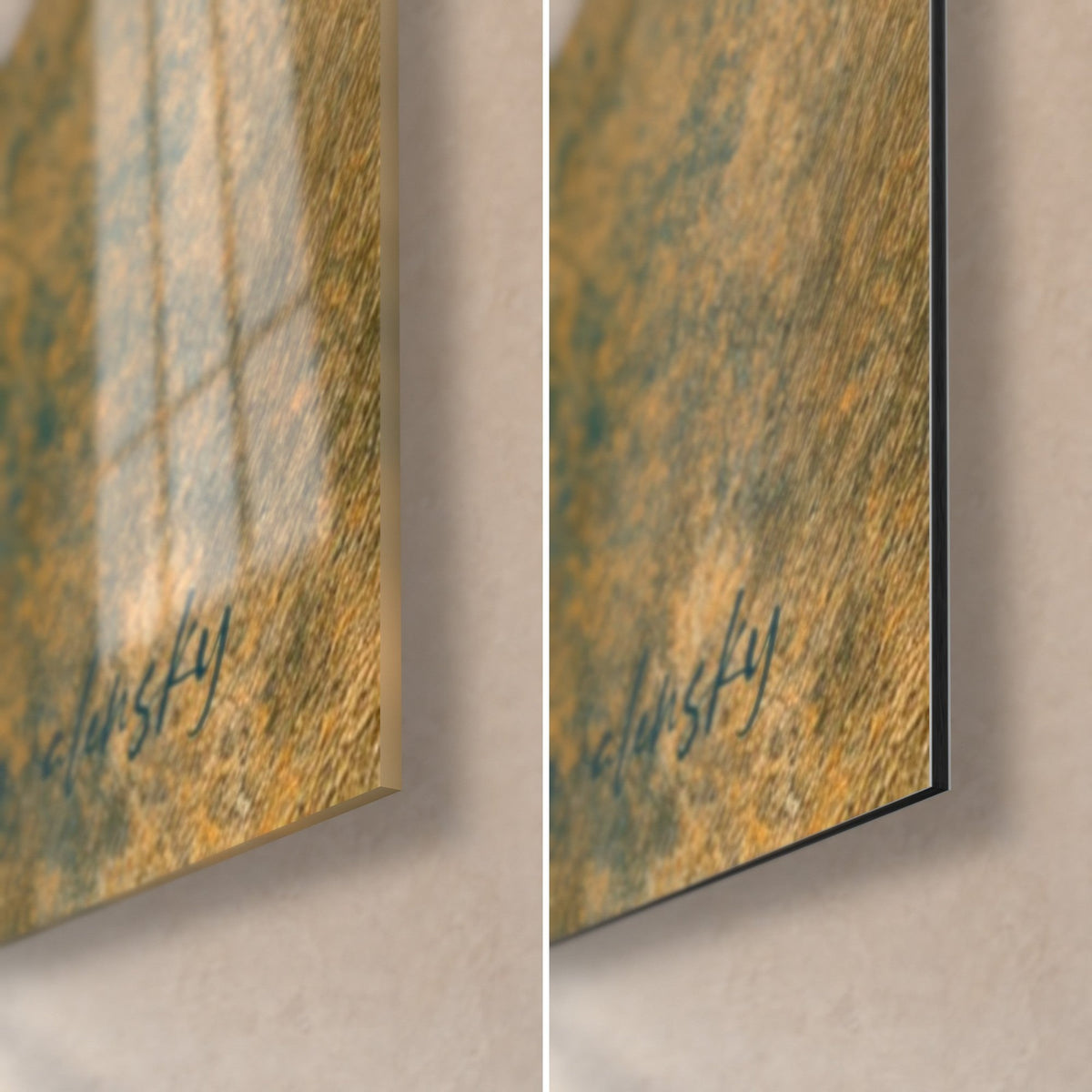 Wall art watermelon slice in flat orange, bottom right corner: glossy acrylic glass on the left, matte Dibond aluminum on the right