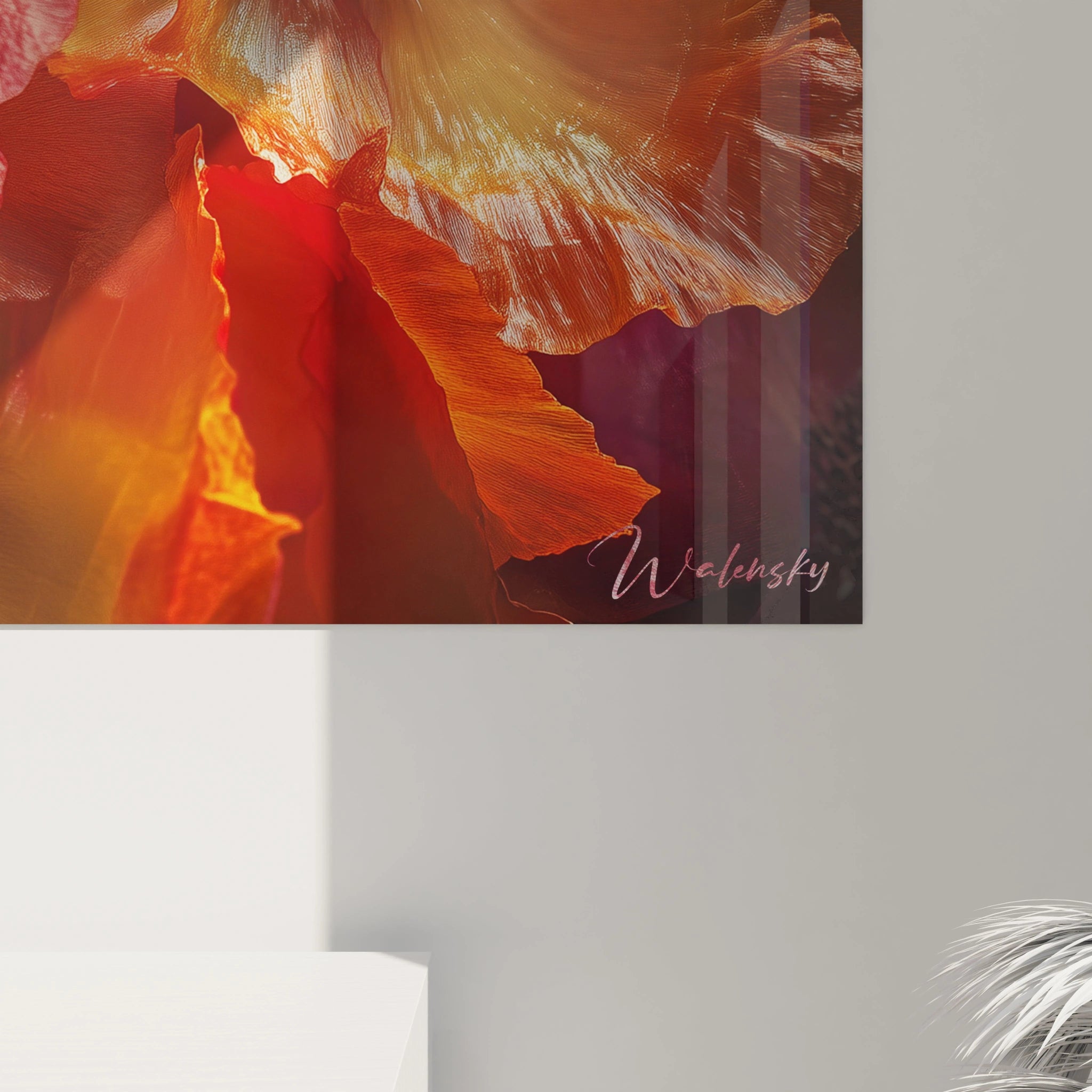 Un tableau Pavot nature représentant des fleurs aux teintes vives, avec une texture lisse et des contrastes marqués entre les zones ombrées et éclairées, créant une impression de mouvement.