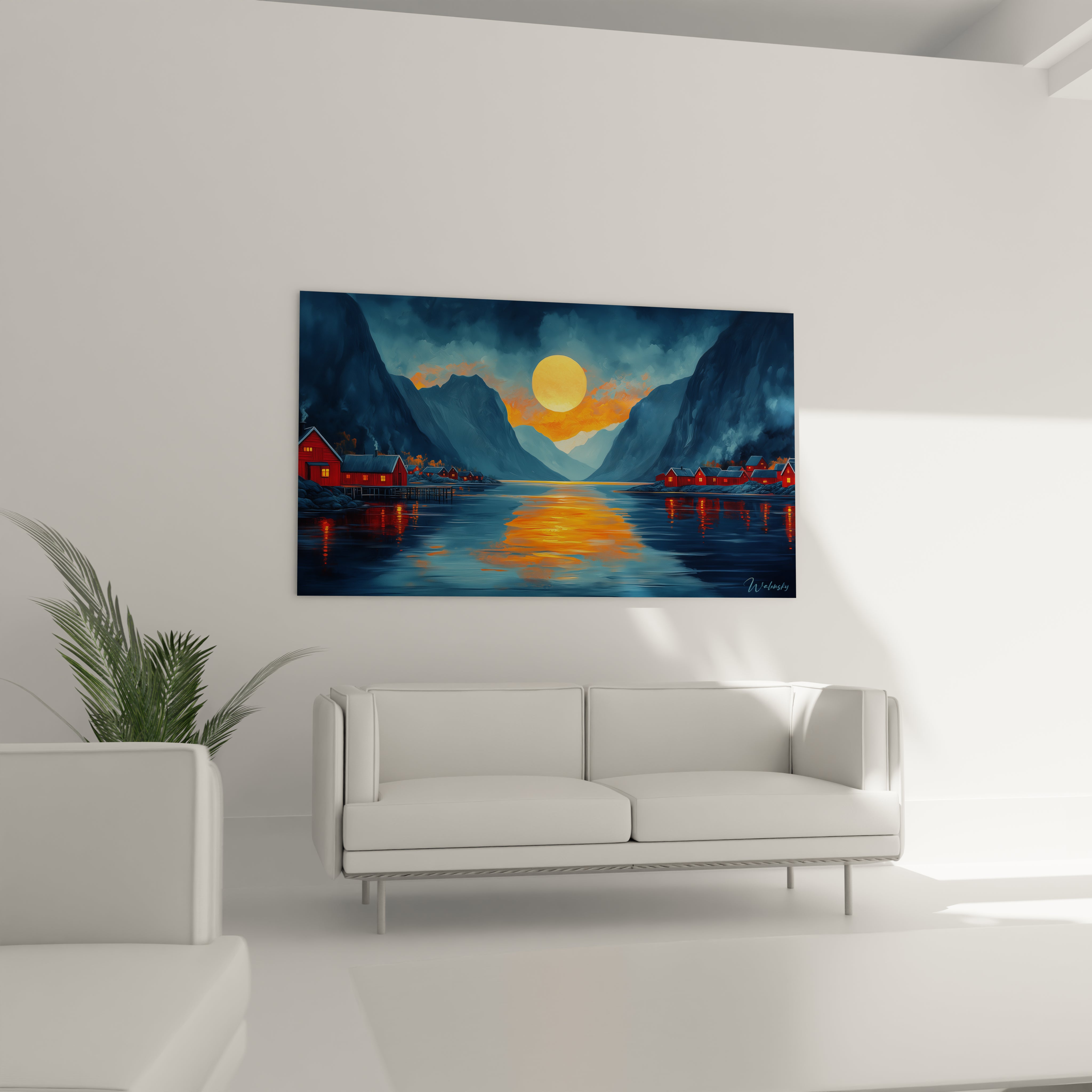 Tableau captant un soleil crépusculaire entre des montagnes escarpées au-dessus d'un fjord paisible, cabanes rouges traditionnelles norvégiennes sur les berges et jeu de reflets bleu-orange sur l'eau.