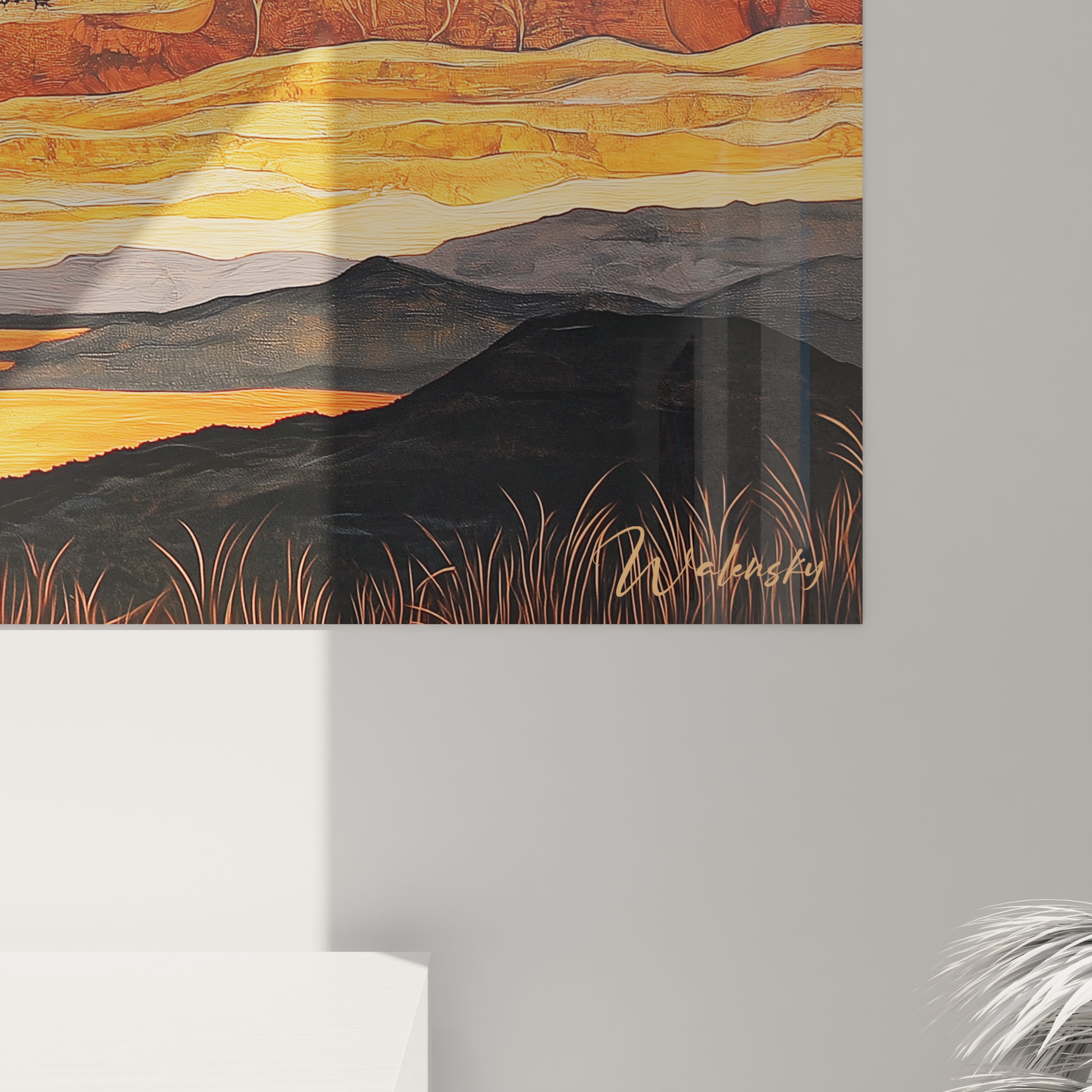 Un tableau crépuscule africain illustrant un arbre symbolique aux ramifications complexes se découpant sur un ciel aux veinures orange et ocre, avec des montagnes estompées et une étendue d'eau miroitante à l'horizon.
