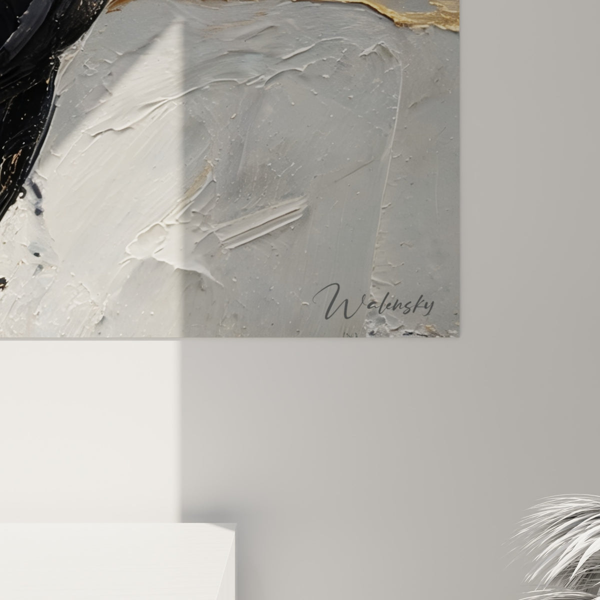 Empâtements noirs et coulures dorées du Pégase, grain épais de la peinture visible de près