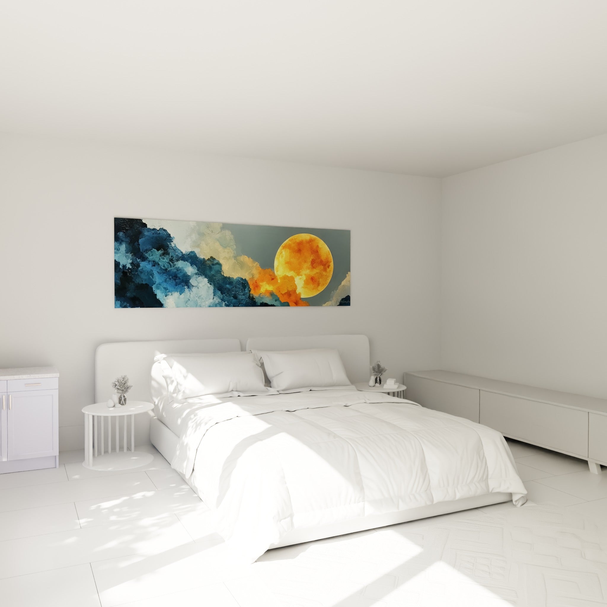 Nuages bleus et soleil orange traités en larges touches, accroché au-dessus d'un lit dans une chambre claire