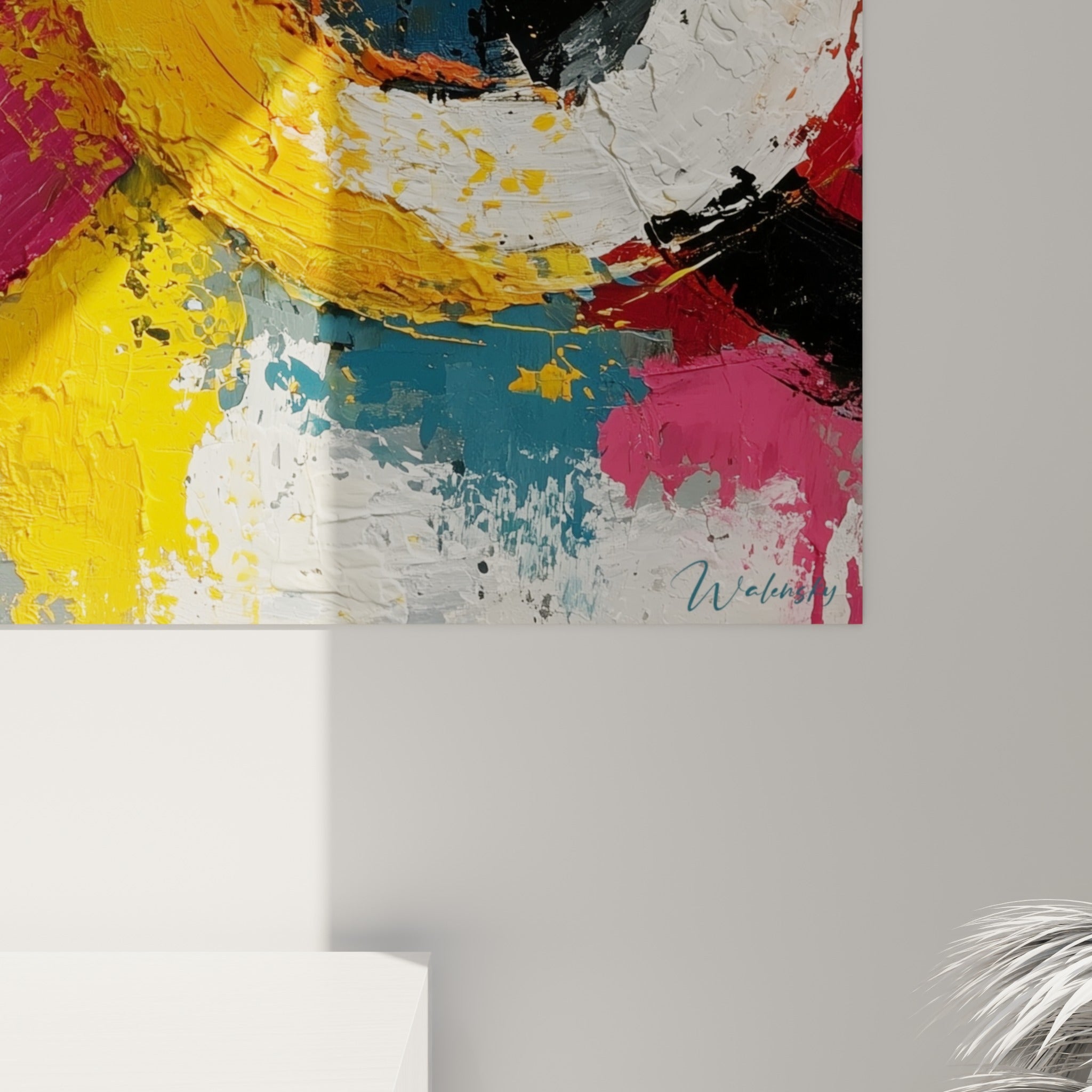 Empâtements épais de peinture rose, jaune et blanche se mêlant en coulures sur la toile texturée