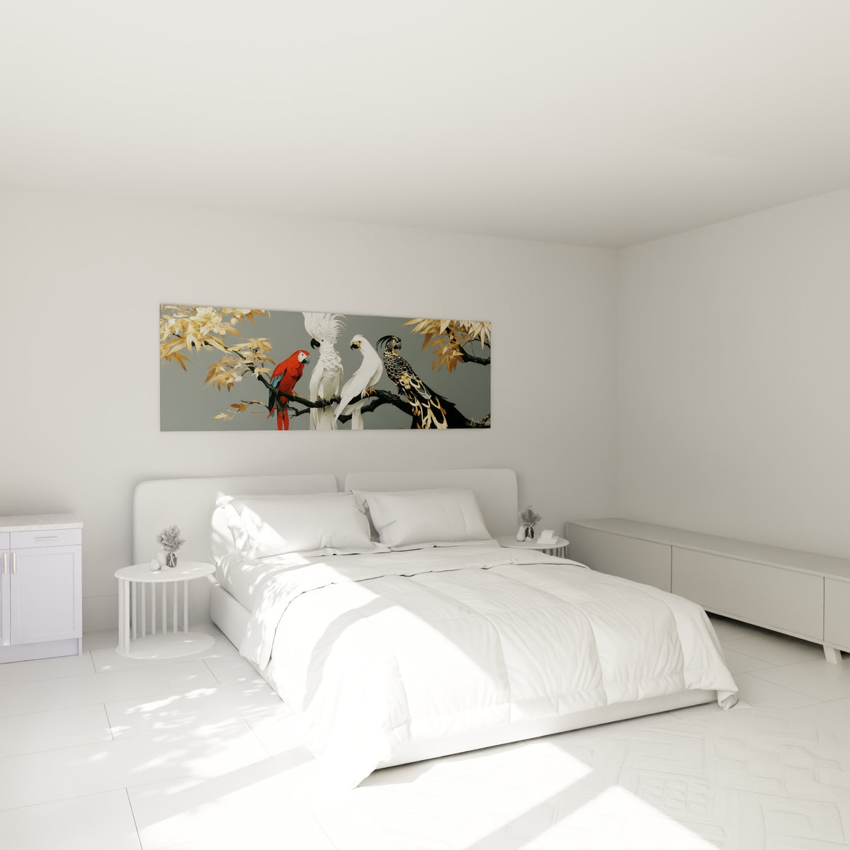 Cacatoès blancs et ara rouge sur branche dorée, accrochés au-dessus d'un lit dans une chambre claire