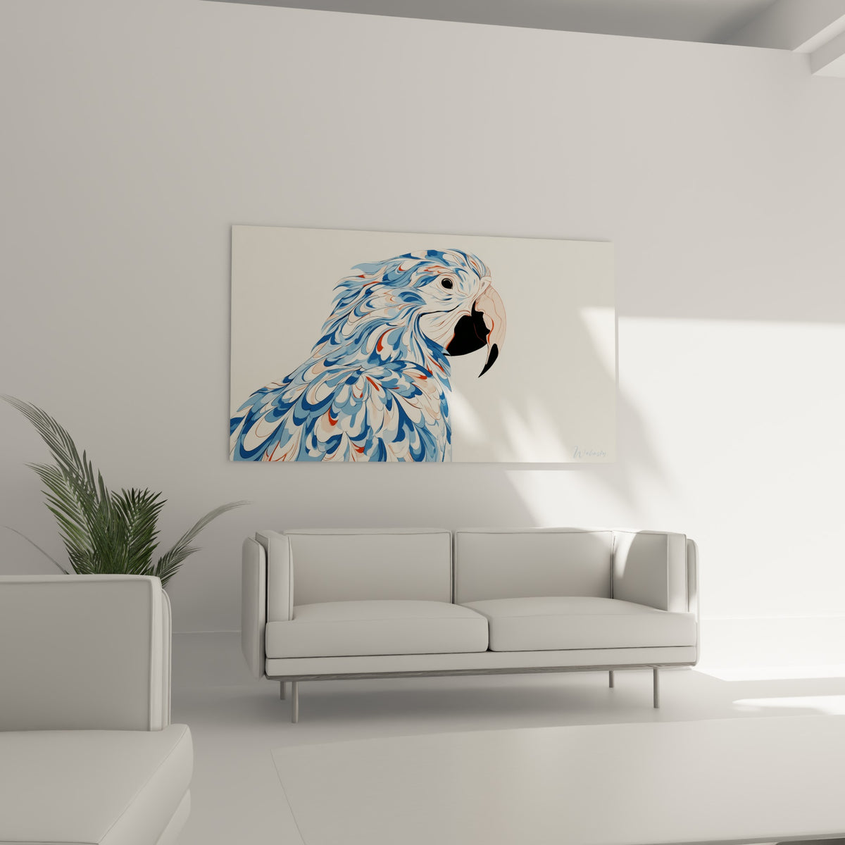 Plumage graphique bleu et blanc du perroquet, bec orangé incurvé, au-dessus d'un canapé dans un salon lumineux