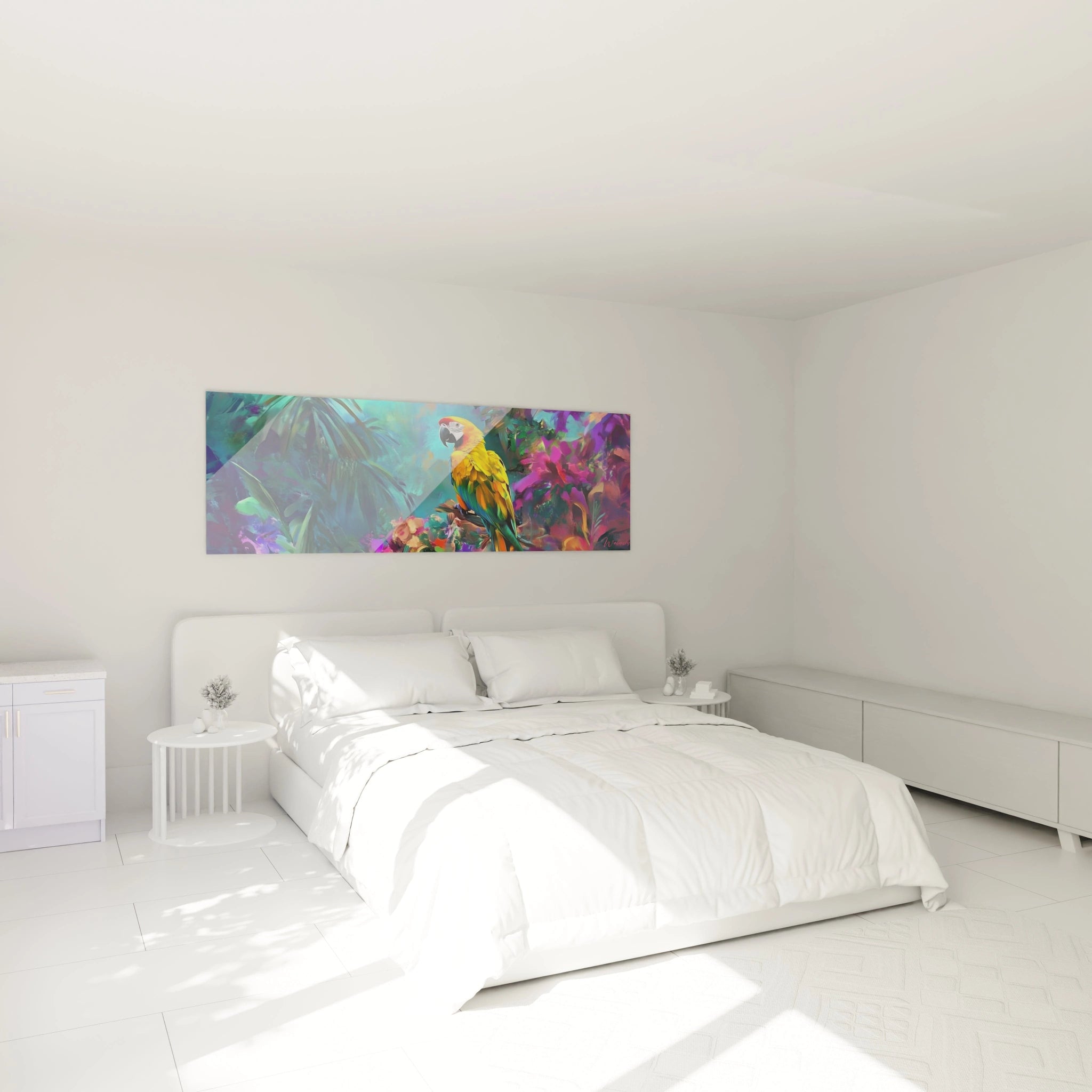 Tableau perroquet coloré Walensky décorant un mur blanc au-dessus d'un lit moderne dans une chambre lumineuse
