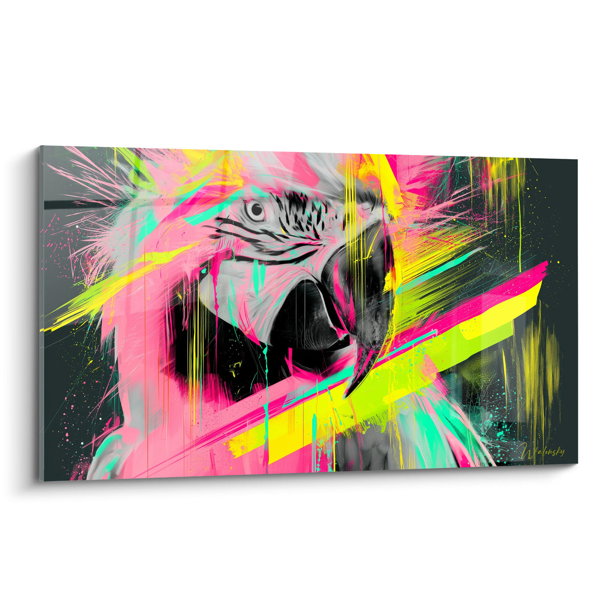Perroquet au bec ouvert traversé de rose fluo et jaune citron sur fond anthracite intense
