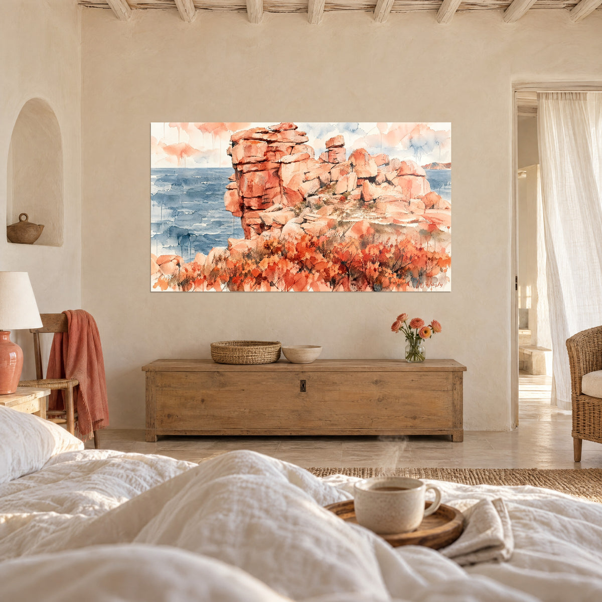Quadro della costa bretone ad acquerello, pietre rosa e mare blu ardesia, coppia di spalle, sopra un letto in una camera luminosa