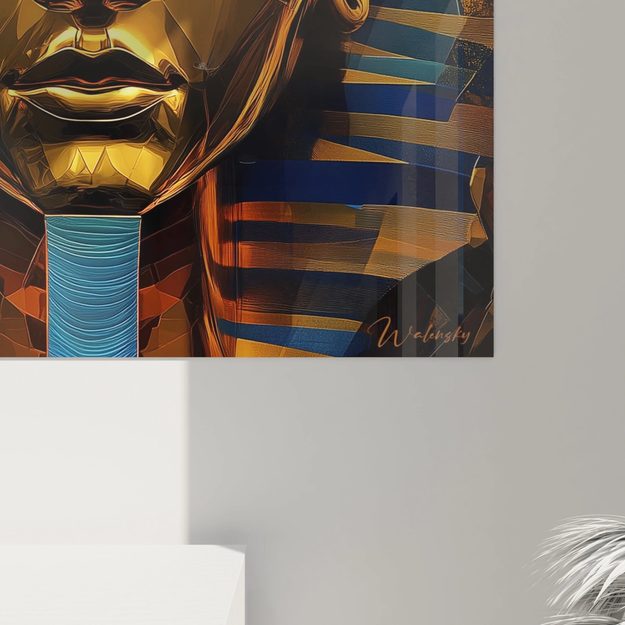 Tableau Egypte mural représentant un masque pharaonique doré avec motifs bleus signé Walensky