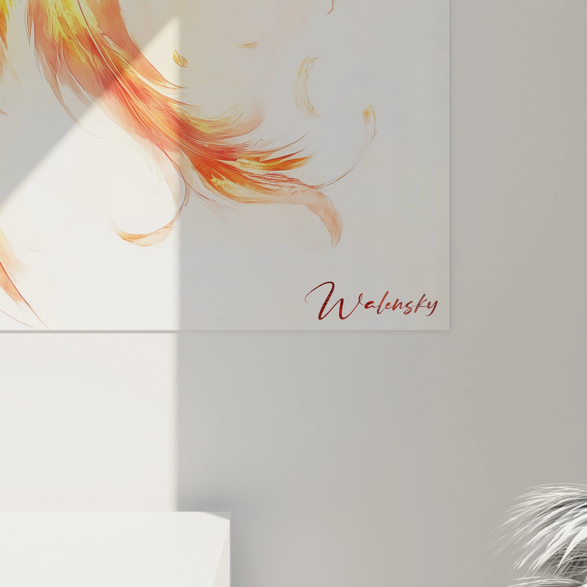 Un tableau feu stylisé évoquant un oiseau légendaire. Structure visuelle centrée sur une forme aviaire abstraite. Dominance de rouge orangé avec transitions vers jaune vif aux extrémités. Technique picturale créant impression de mouvement avec textures en relief.