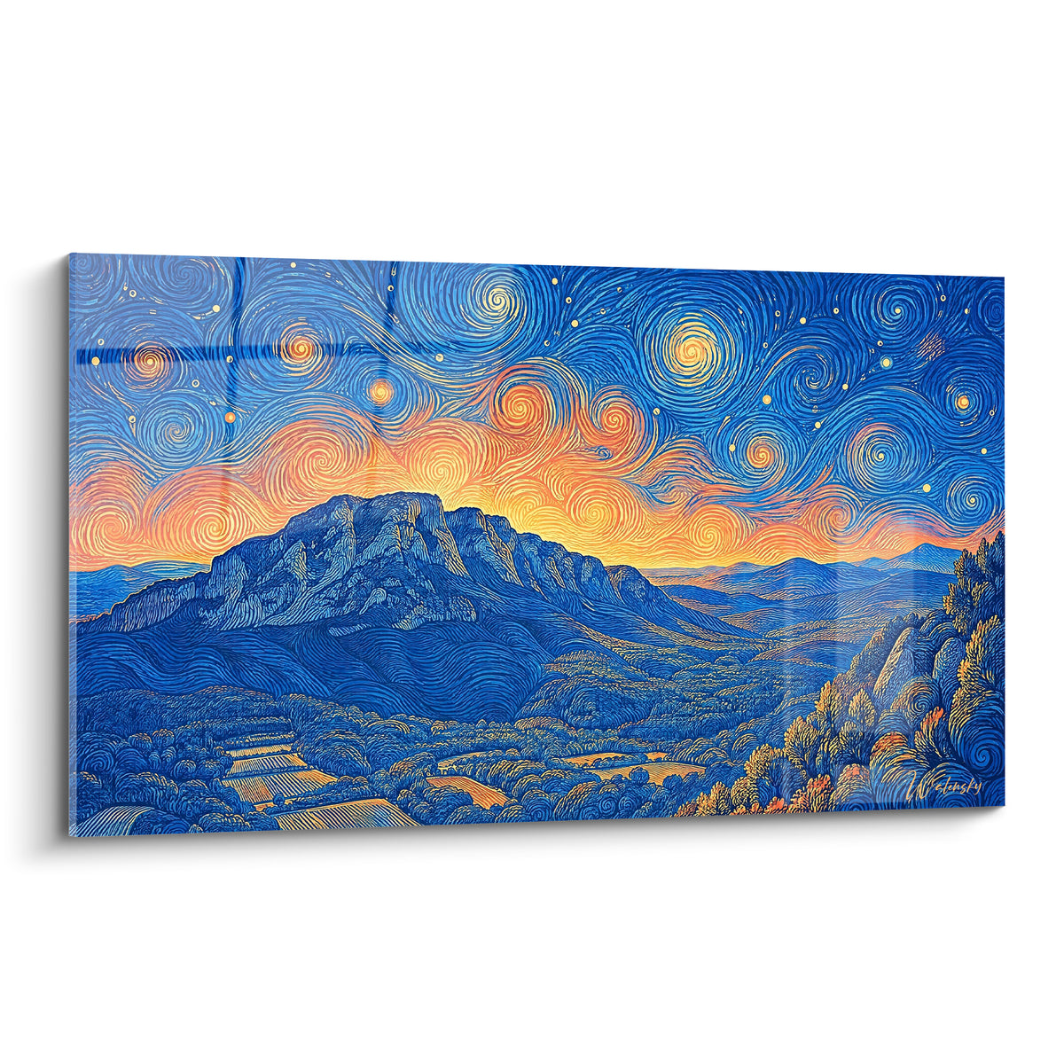 Pic Saint-Loup dressé sous un ciel bleu marine tourbillonnant aux reflets dorés et orangés