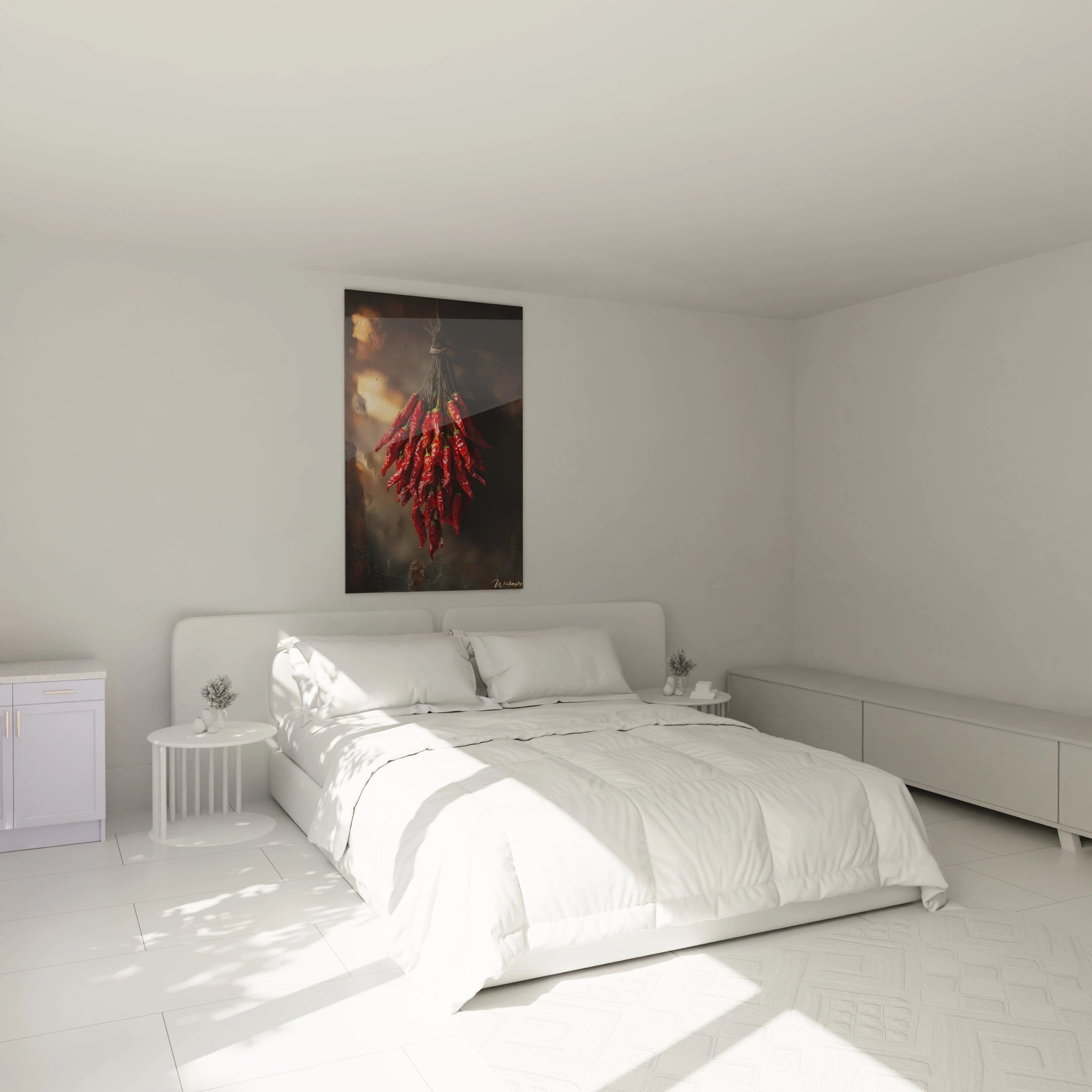 Un tableau piment illustrant des piments séchés attachés par une corde, aux teintes rouges et marron, sur un mur patiné sombre avec des effets de lumière contrastés.