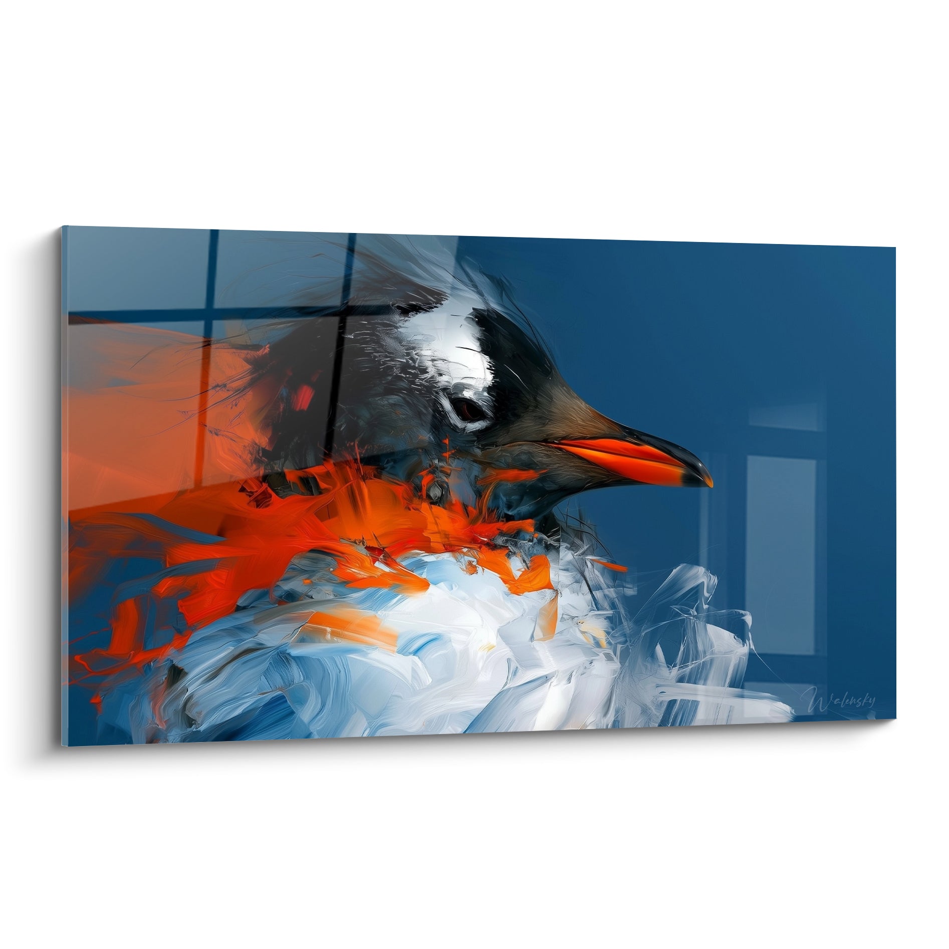 Pingouin au bec orange vif se détache sur un fond bleu marine et blanc éclaboussé